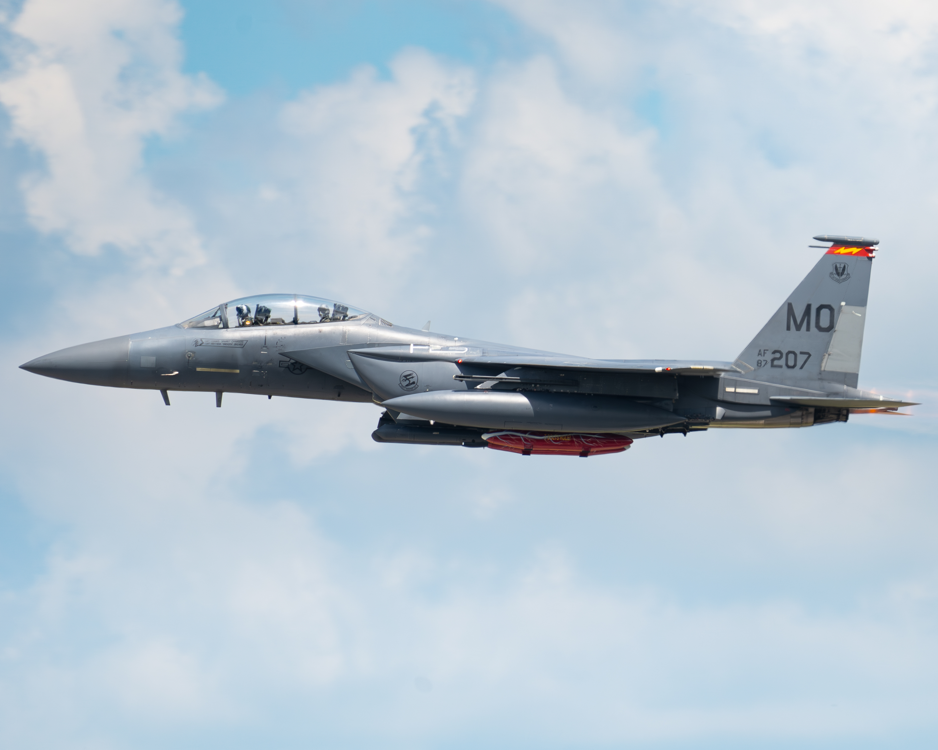 Full size: USAF - United States Air Force McDonnell Douglas F-15E Strike Eagle 87-0207	 at James M Cox Dayton International Airport