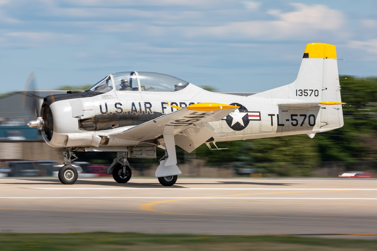 Full size: PRIVATE North American T-28B Trojan N14104 at Wittman Regional Airport