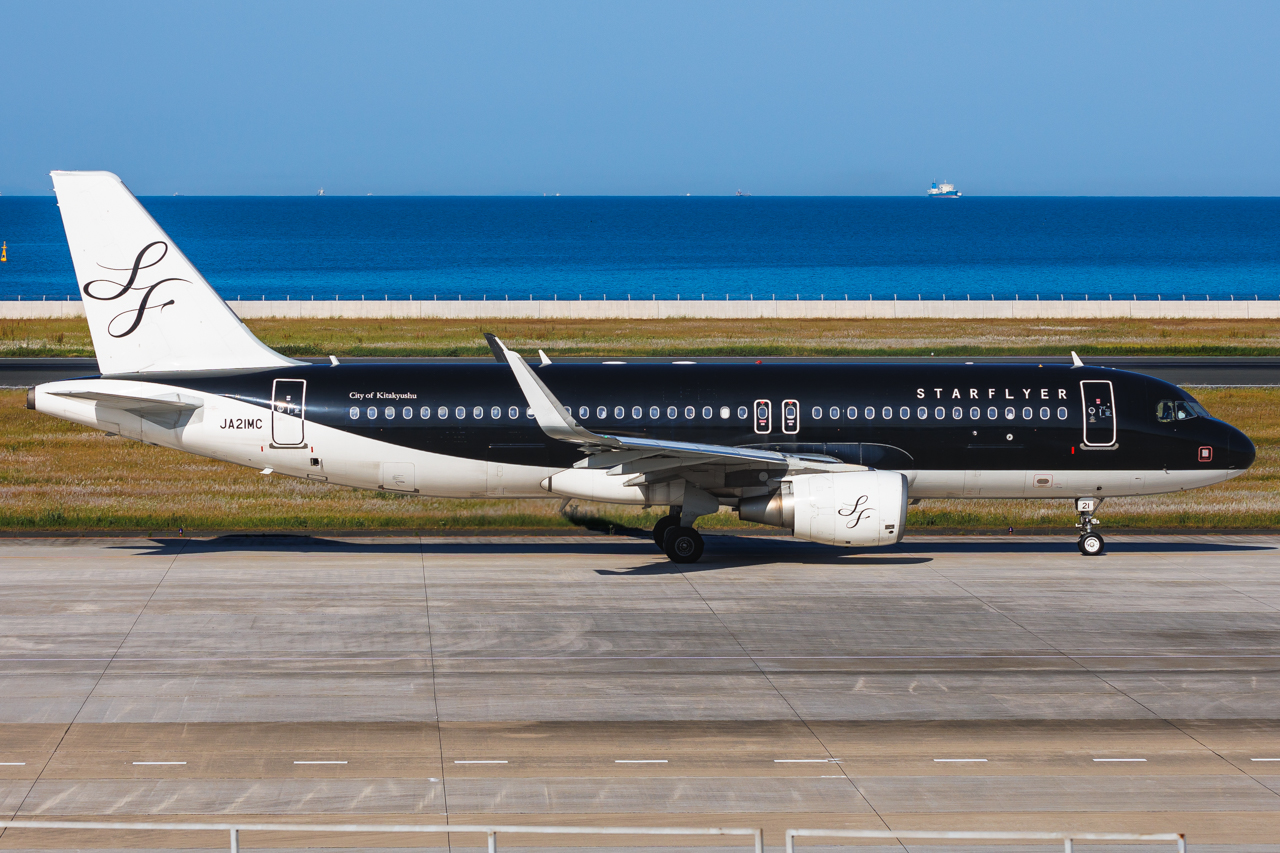 Full size: Starflyer Airbus A320NEO JA21MC at Kitakyushu Airport