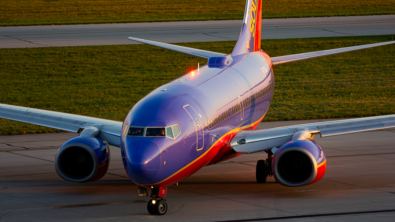 Full size: Southwest Airlines Boeing 737-700 N7702A at John Glenn Columbus International Airport