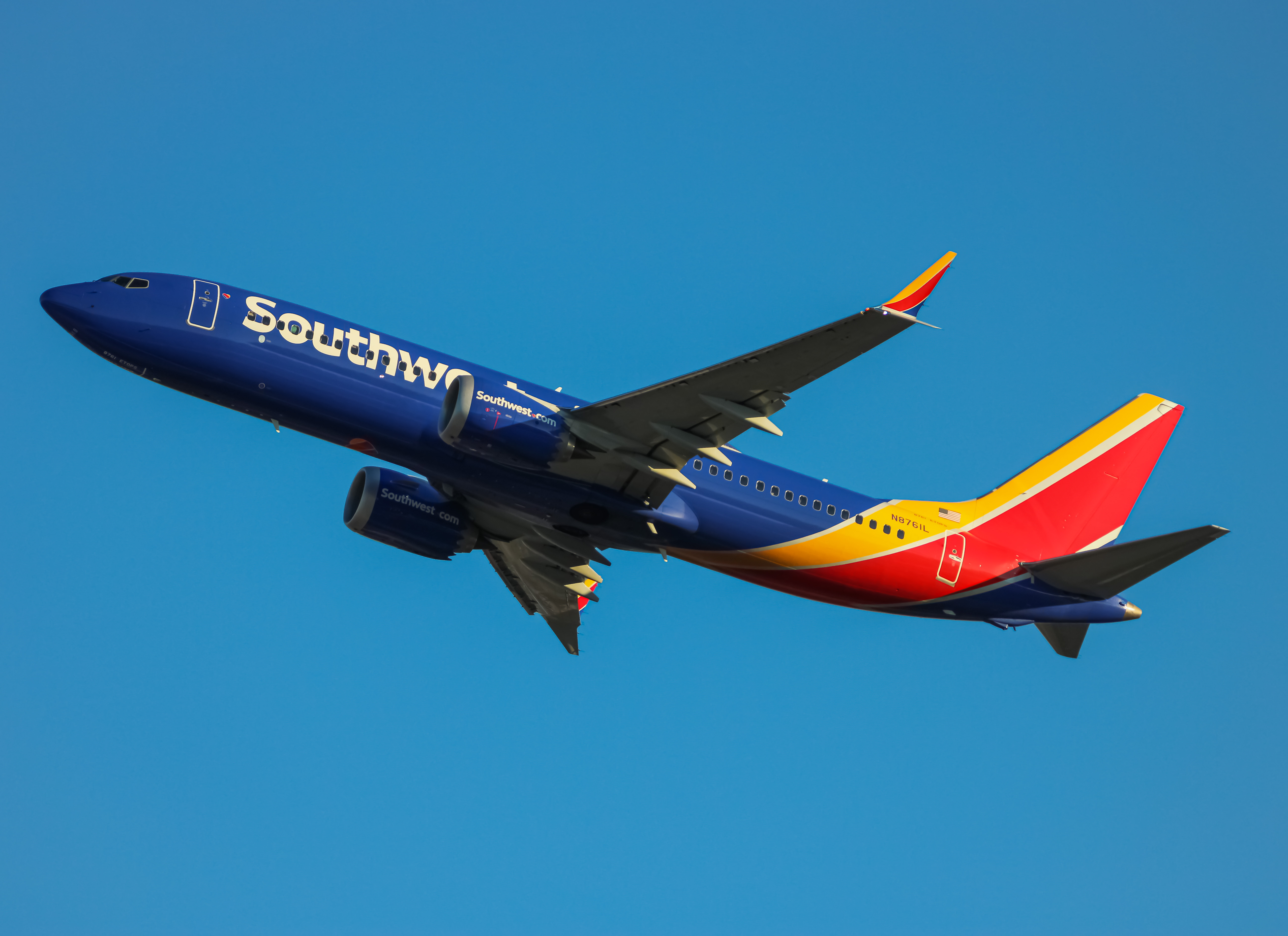 Full size: Southwest Airlines Boeing 737 MAX 8 N8761L at Baltimore/Washington International Thurgood Marshall Airport