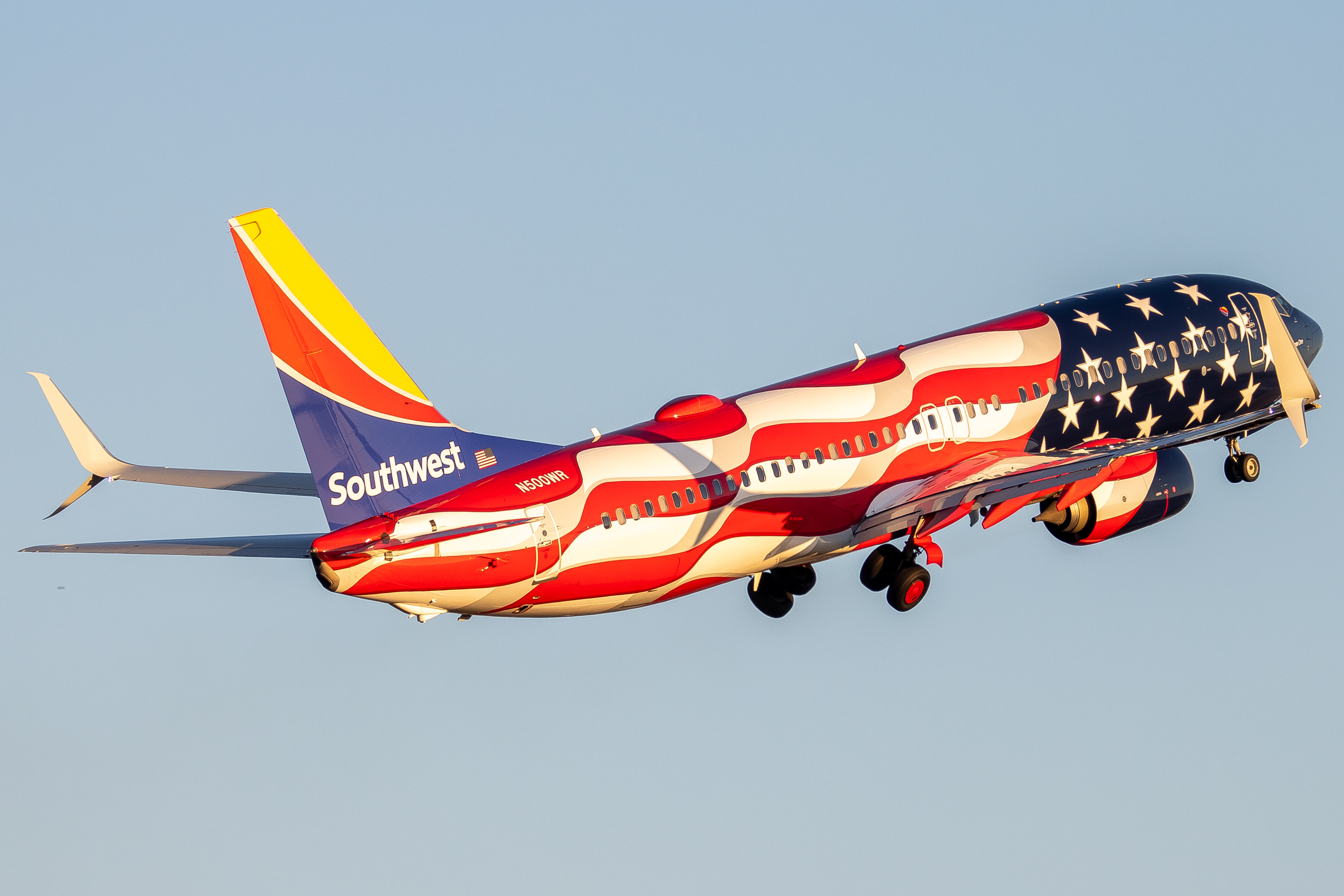 Full size: Southwest Airlines Boeing 737-800 N500WR at John Wayne/Orange County Airport