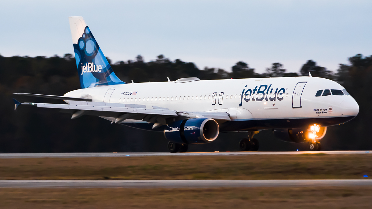 Full size: JetBlue Airways Airbus A320-232 N630JB at Savannah/Hilton Head International Airport