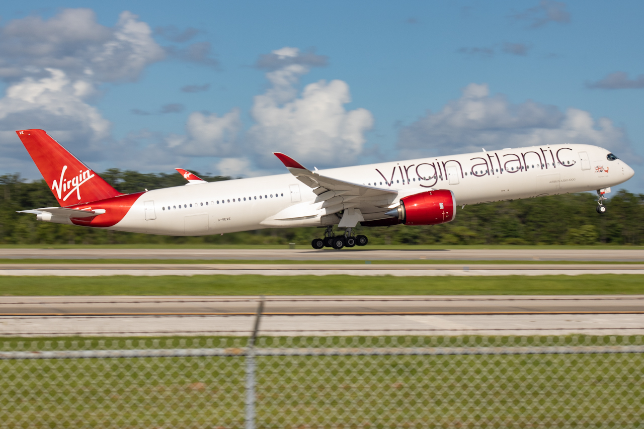 Full size: Virgin Atlantic Airbus A350-1000 G-VEVE at Orlando International Airport