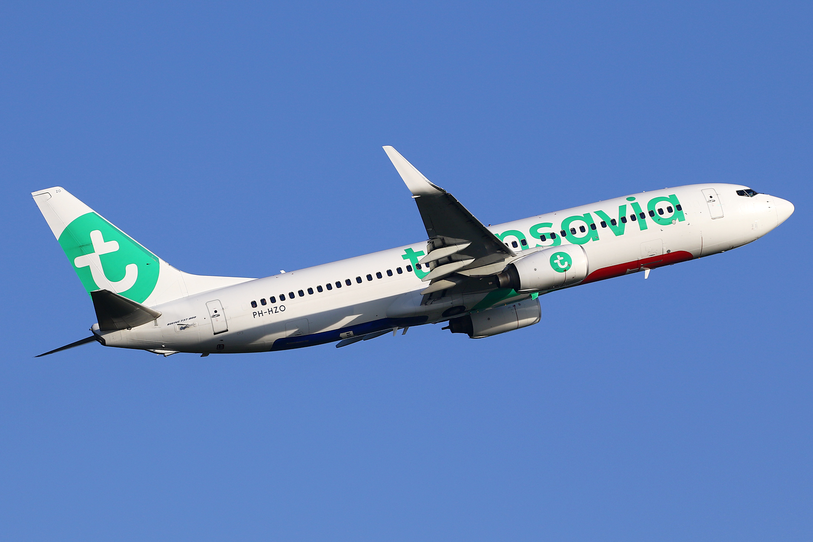 Full size: Transavia Airlines Boeing 737-800 PH-HZO at Eindhoven Airport