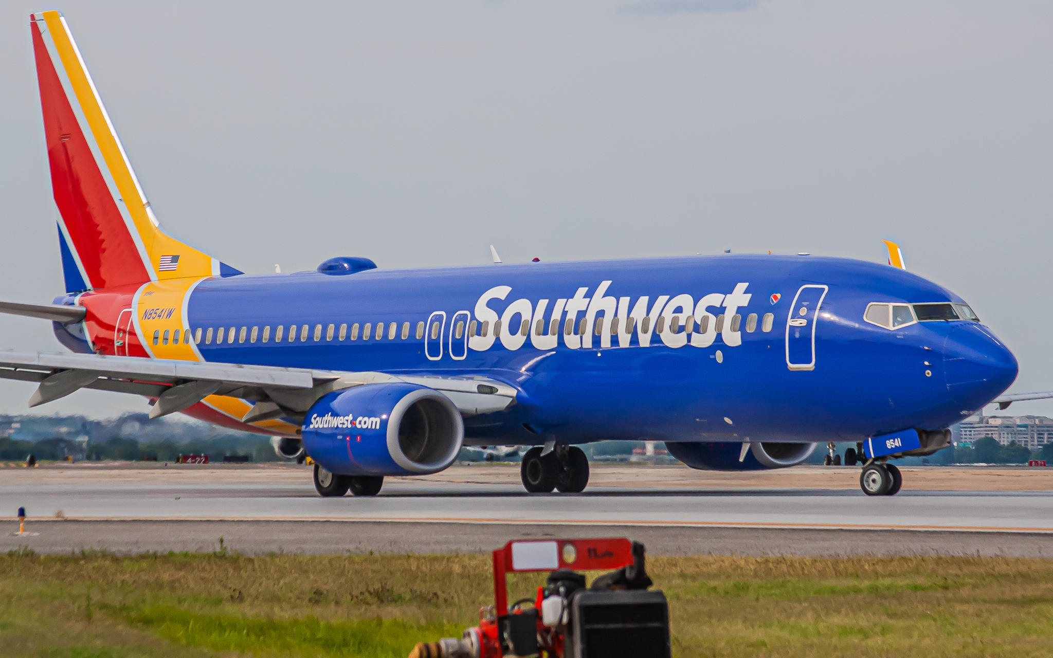 Full size: Southwest Airlines Boeing 737-800 N8541W at Ronald Reagan National Airport