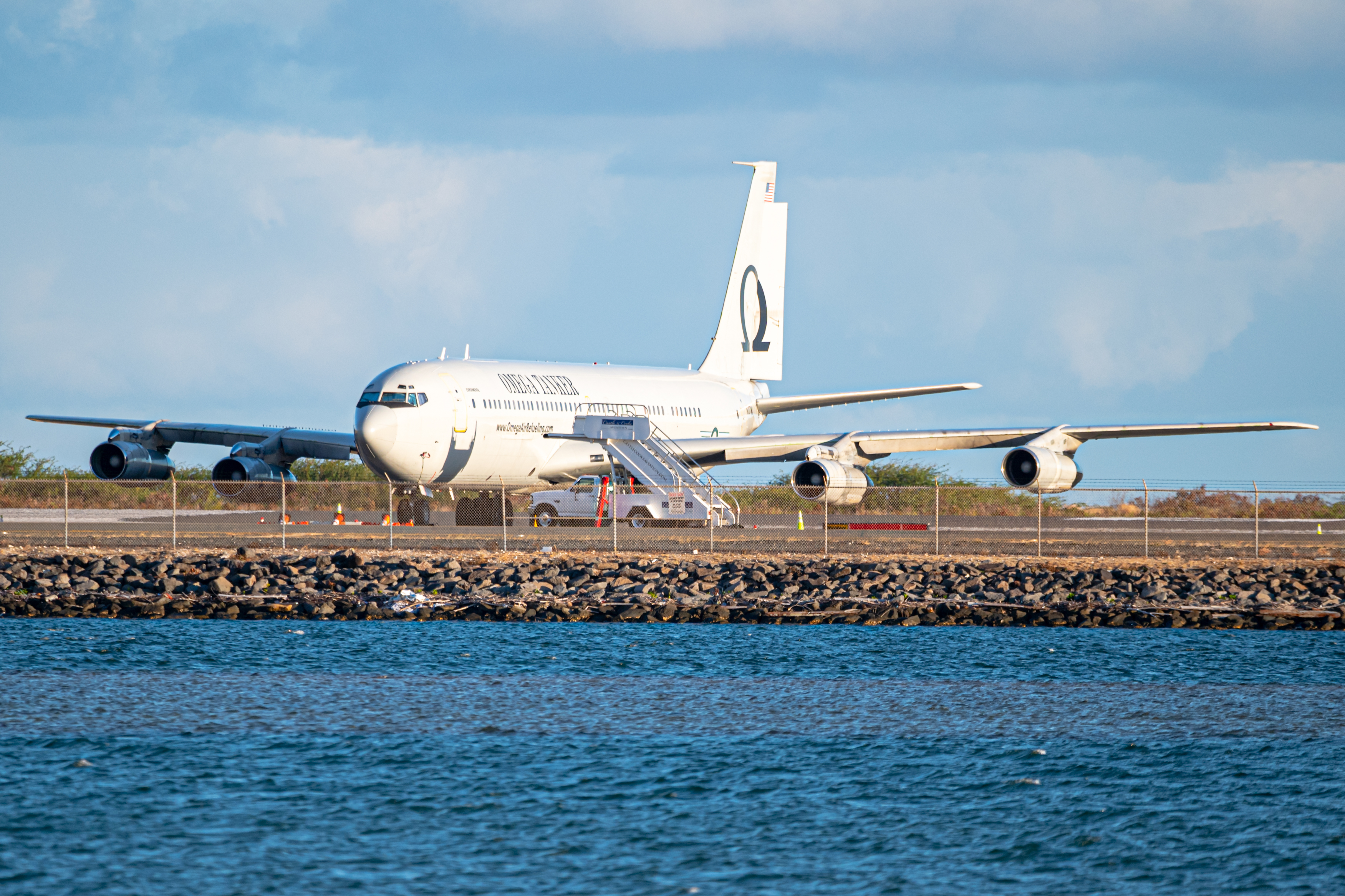 Full size: Omega Tanker Boeing 707 N707MQ at Daniel K Inouye International Airport