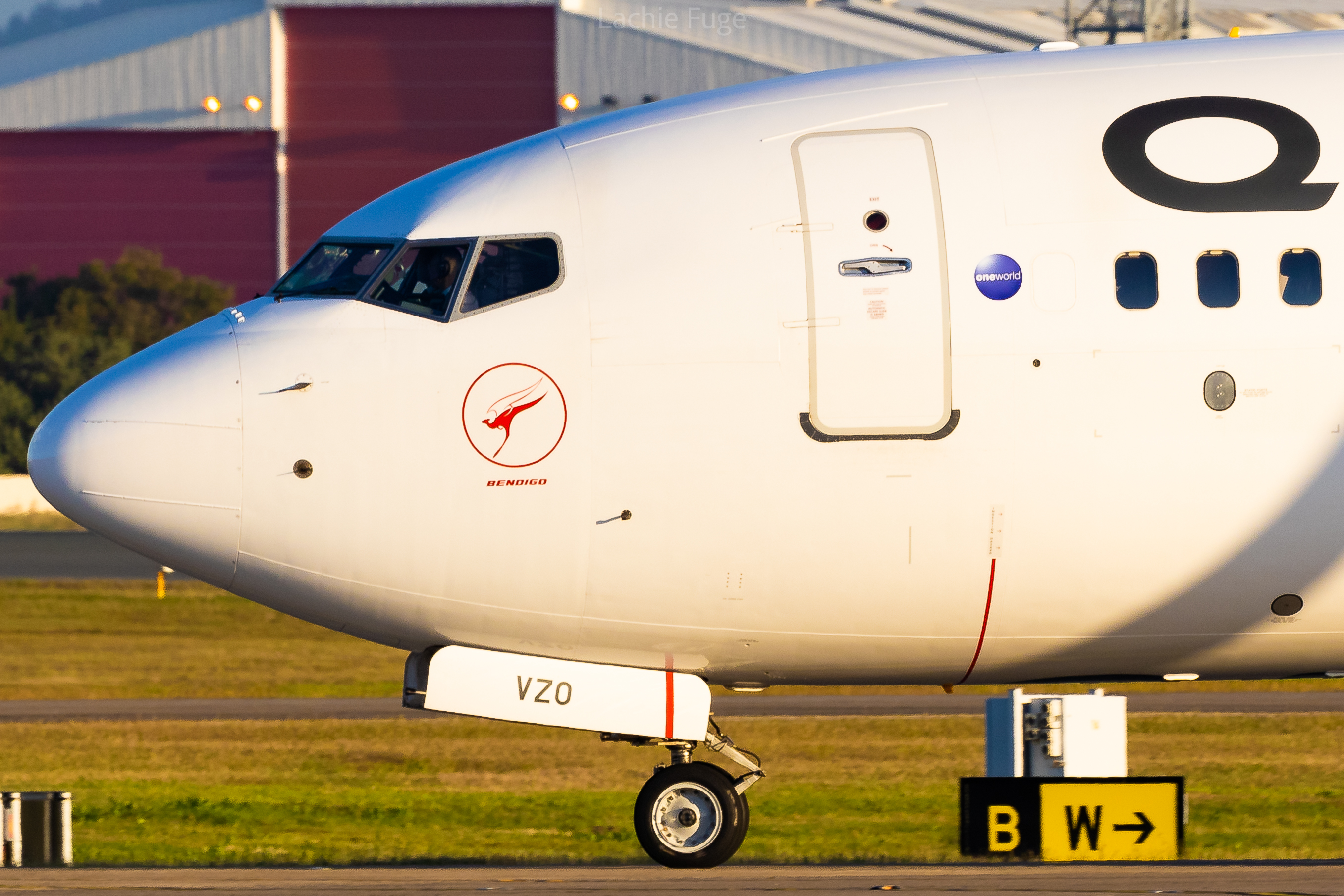 Full size: Qantas Airways Boeing 737-800 VH-VZO at Brisbane Airport