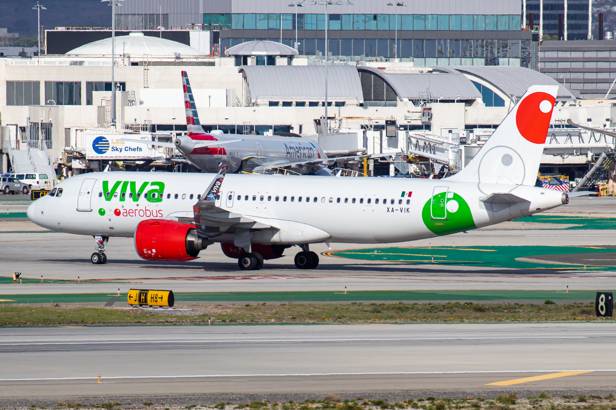 Full size: VivaAerobus Airbus A320NEO XA-VIK at Los Angeles International Airport