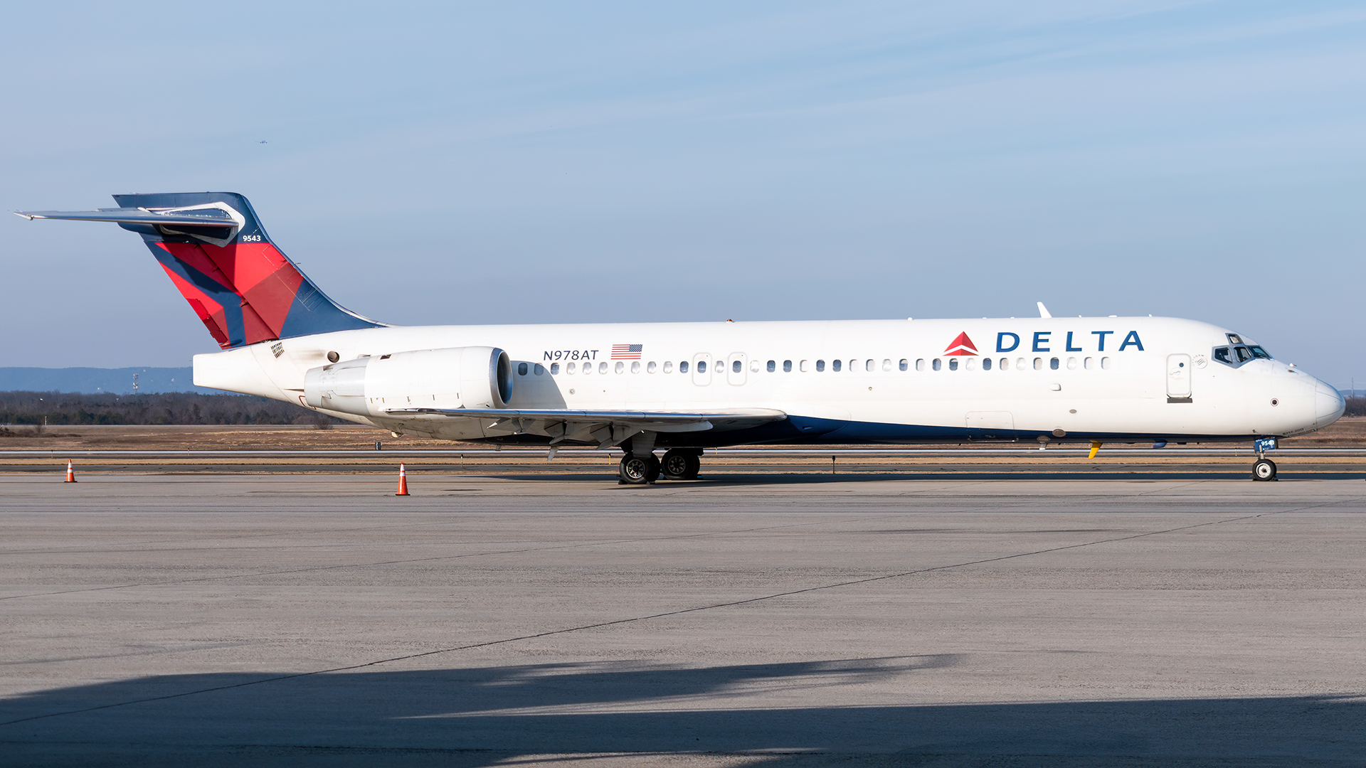 Full size: Delta Airlines Boeing 717-200 N978AT at Washington Dulles International Airport