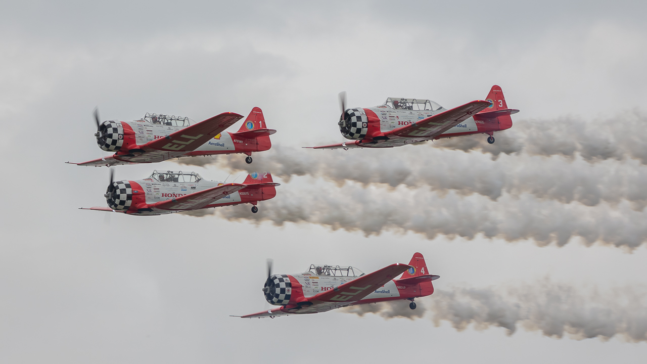 Full size: PRIVTAE North American T-6 Texan N971MH at James M Cox Dayton International Airport