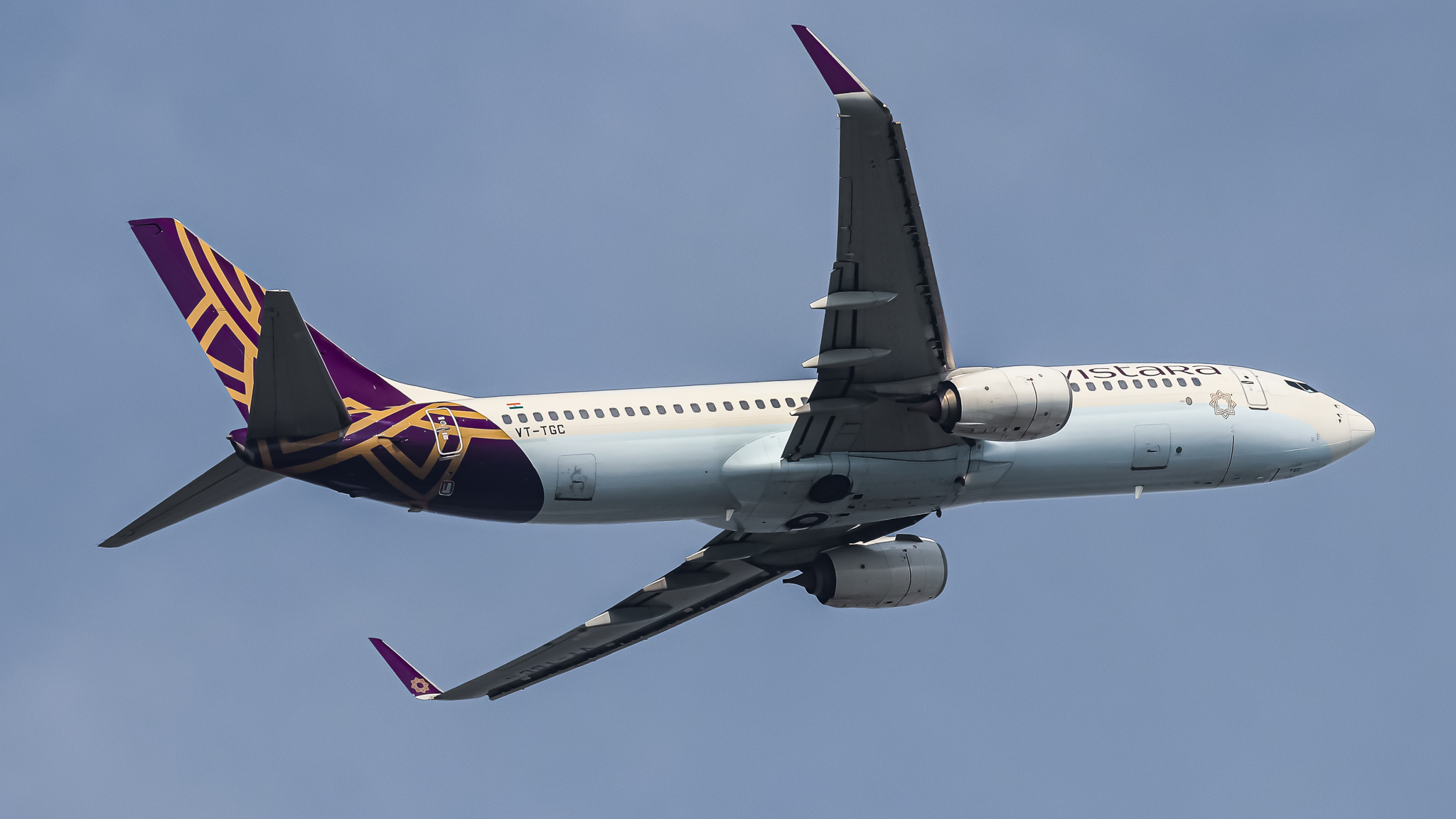 Full size: Vistara Boeing 737-85R VT-TGC at Singapore-Changi Airport