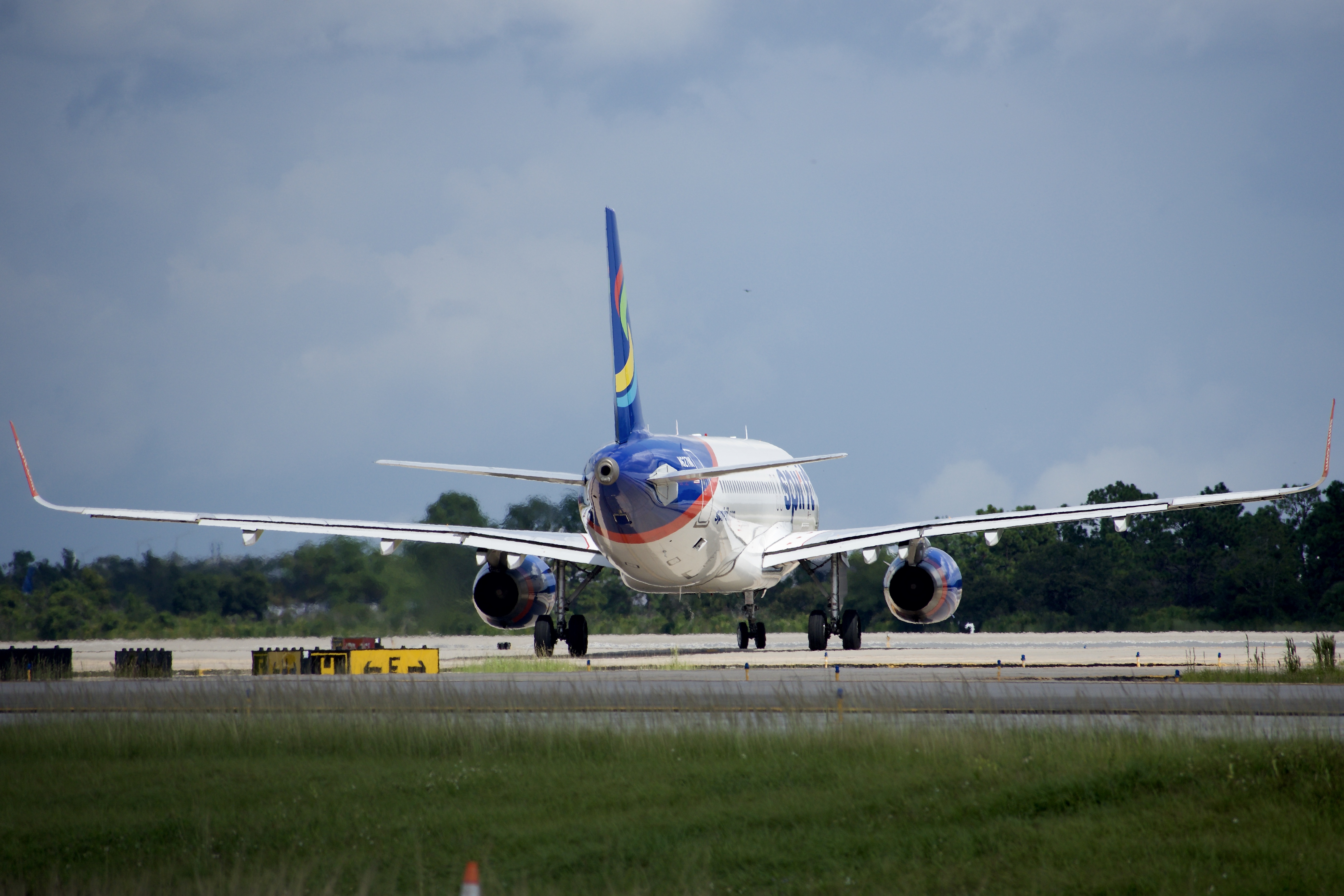 Full size: Spirit Airlines Airbus A320 N627NK at Orlando International Airport
