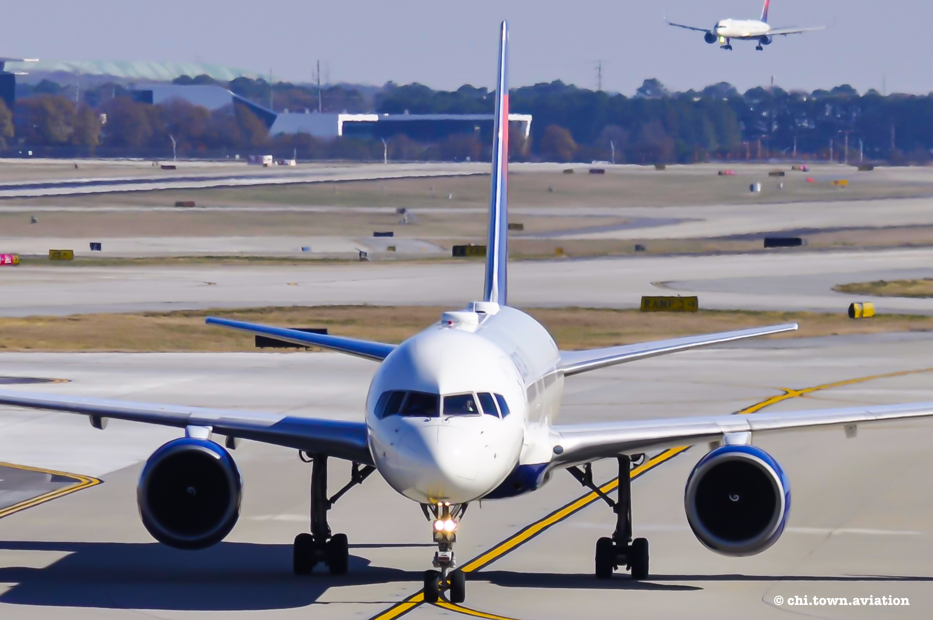 Full size: Delta Airlines Boeing 757-200 N819DX at Hartsfield-Jackson Atlanta International Airport