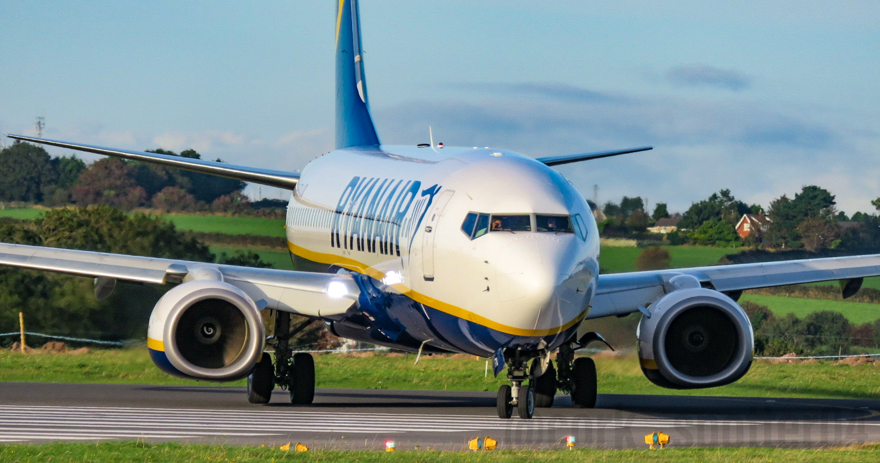 Full size: RyanAir Boeing 737-800 EI-FTA at Cork Airport
