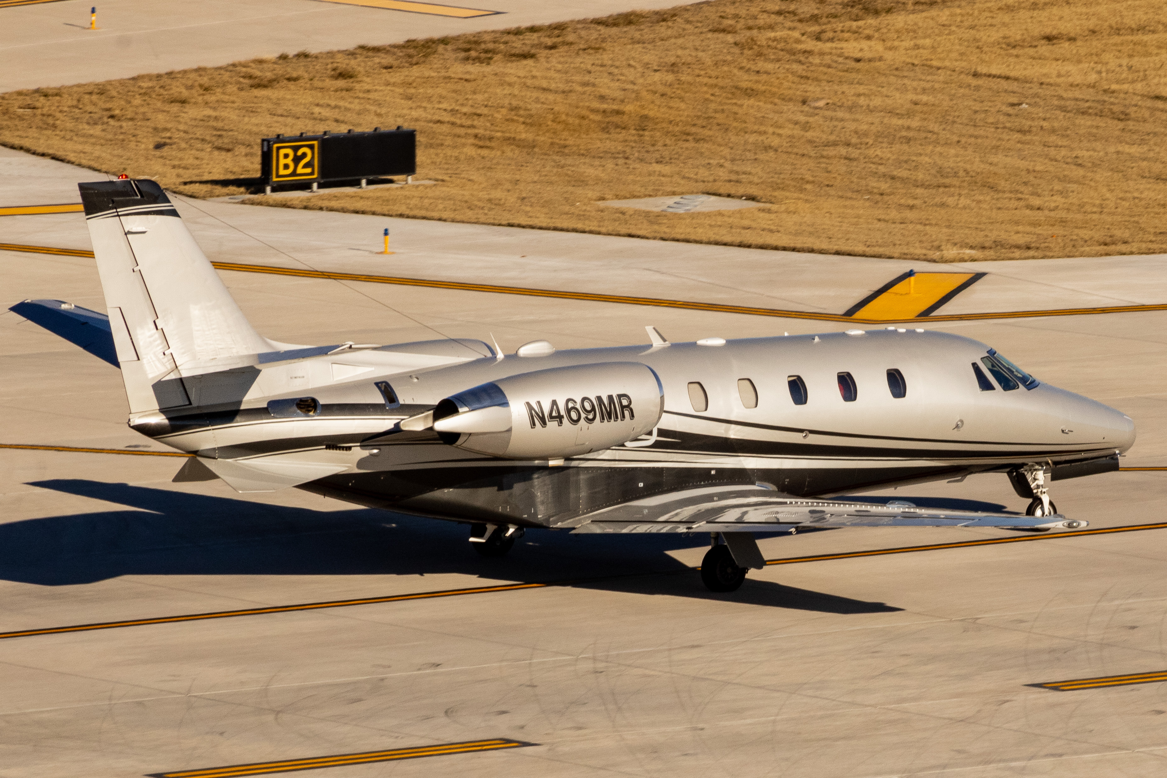 Full size: PRIVATE Cessna Citation 560XL Excel N469MR at Dallas Love Field Airport