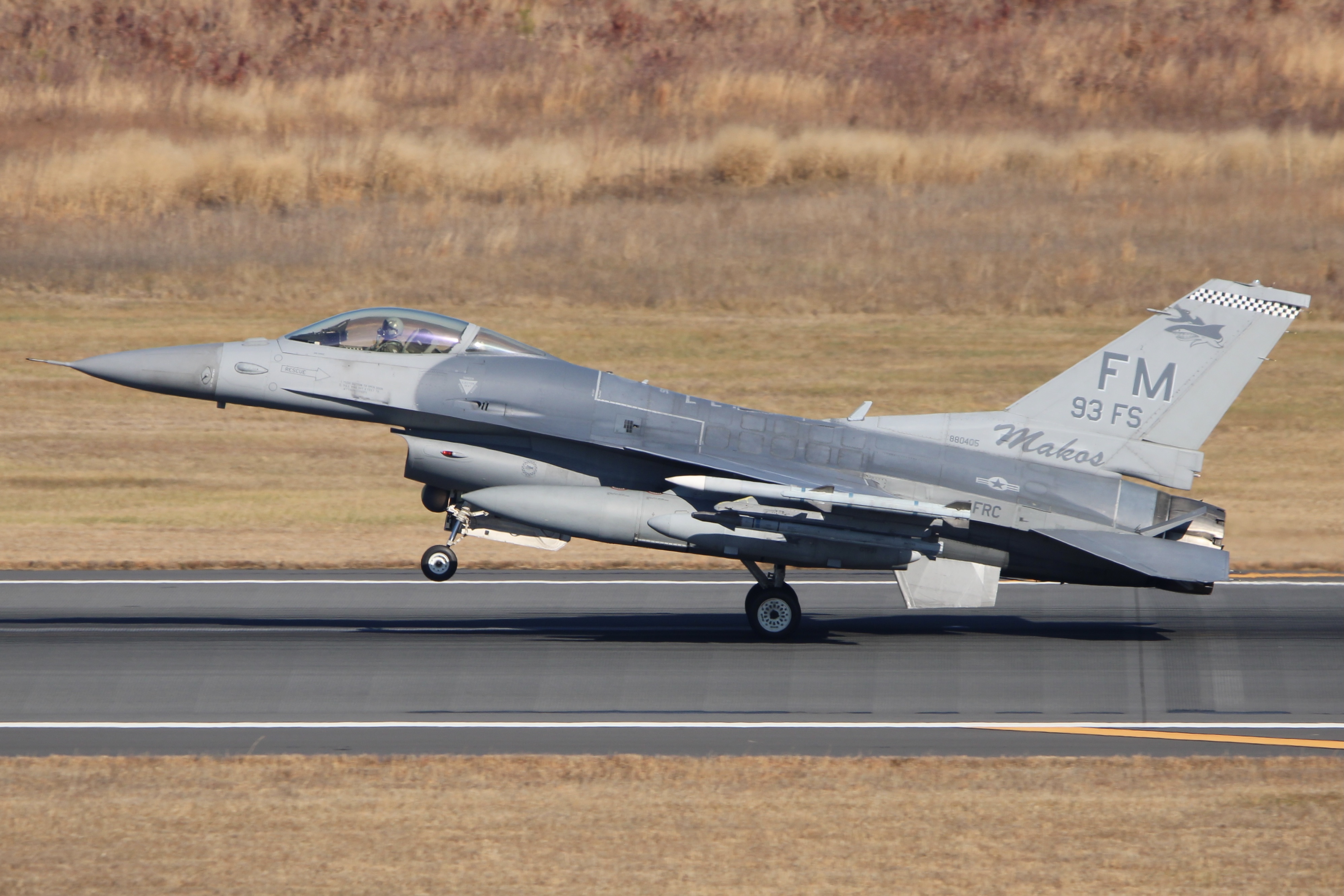 Full size: USAF - United States Air Force General Dynamics F-16 Fighting Falcon 88-0405 at Atlantic City International Airport
