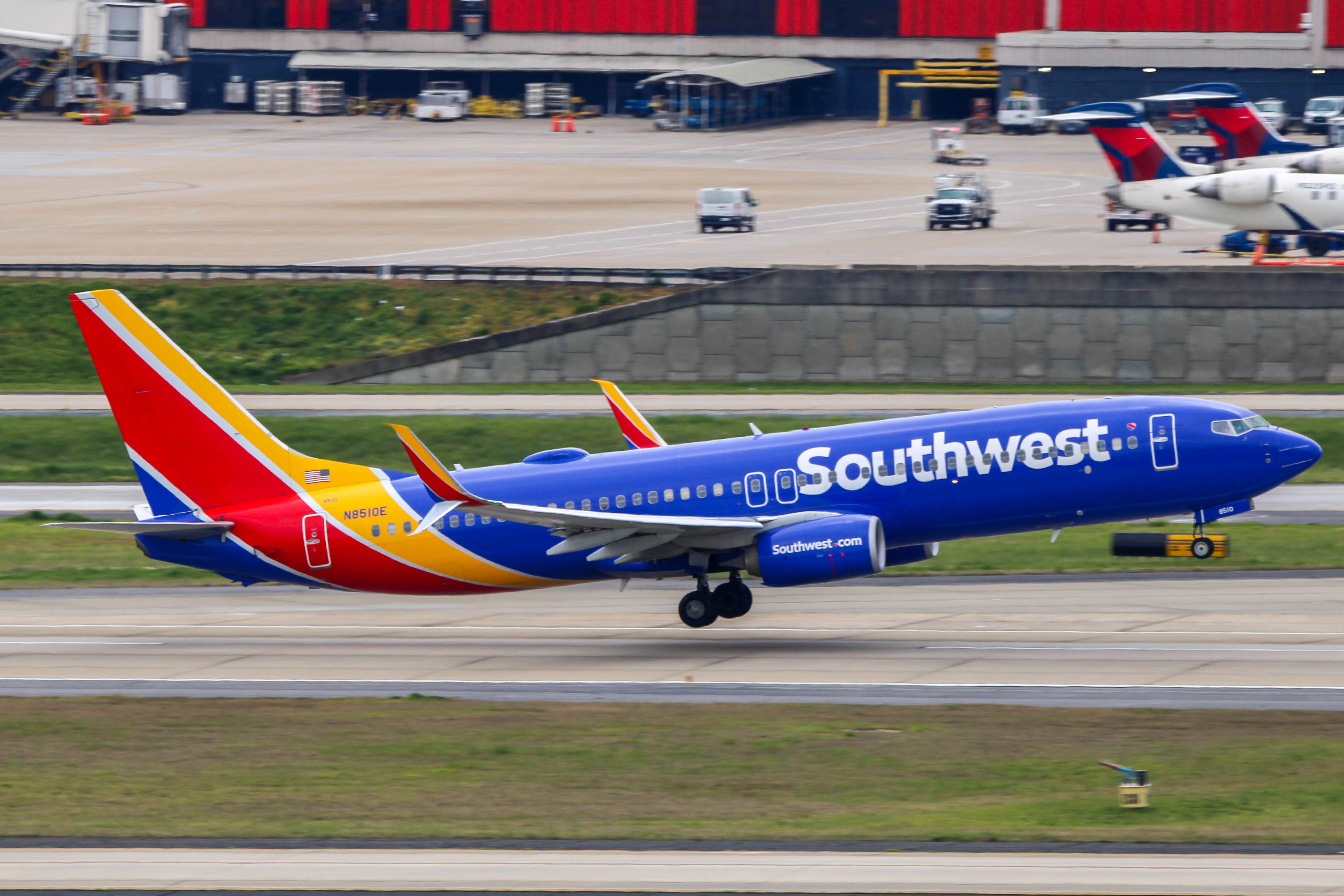 Full size: Southwest Airlines Boeing 737-800 N8510E at Hartsfield-Jackson Atlanta International Airport