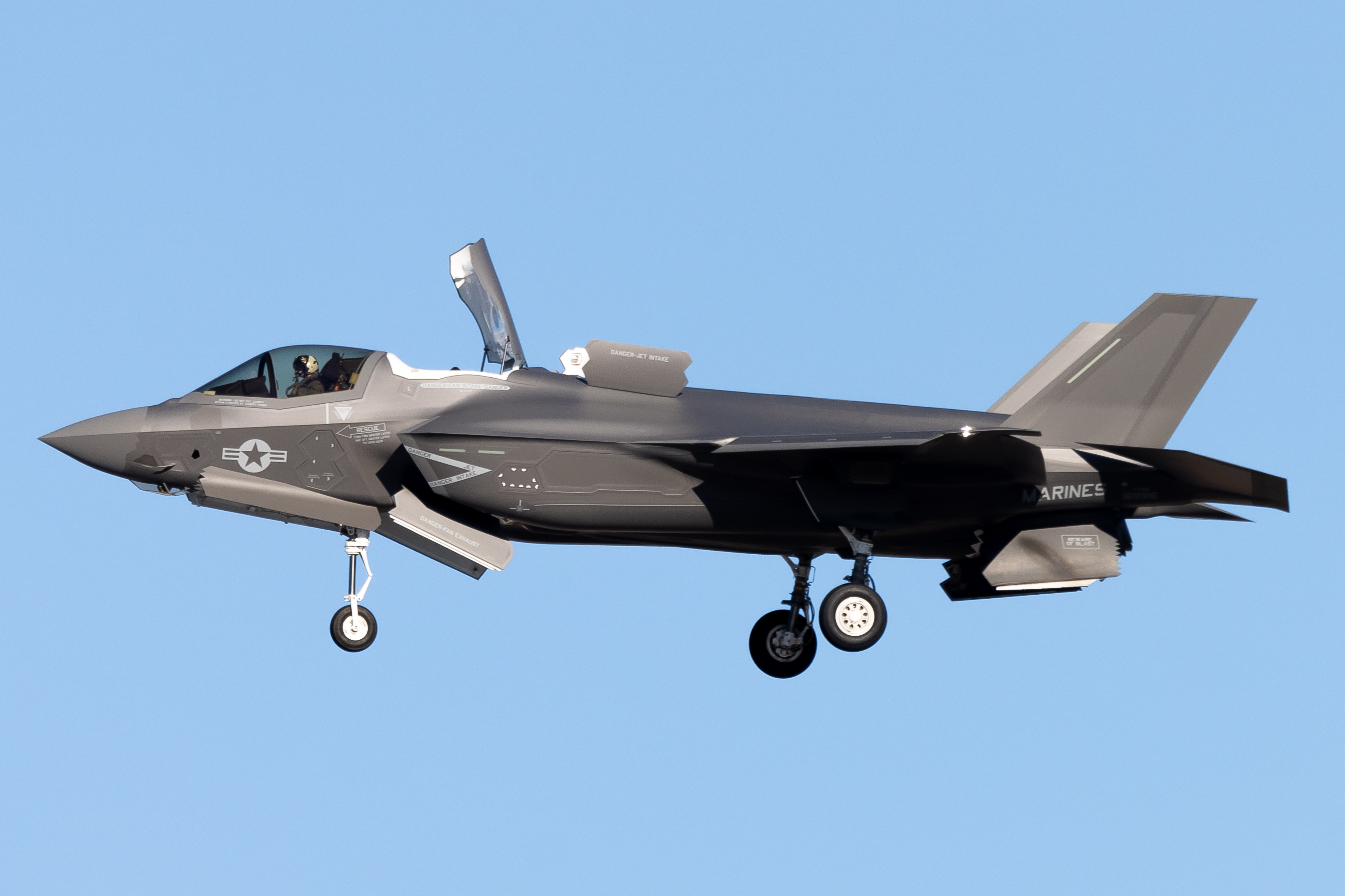 Full size: USMC- United States Marine Corp Lockheed Martin F-35 Lightning 169916 at Boise Air Terminal/Gowen Field