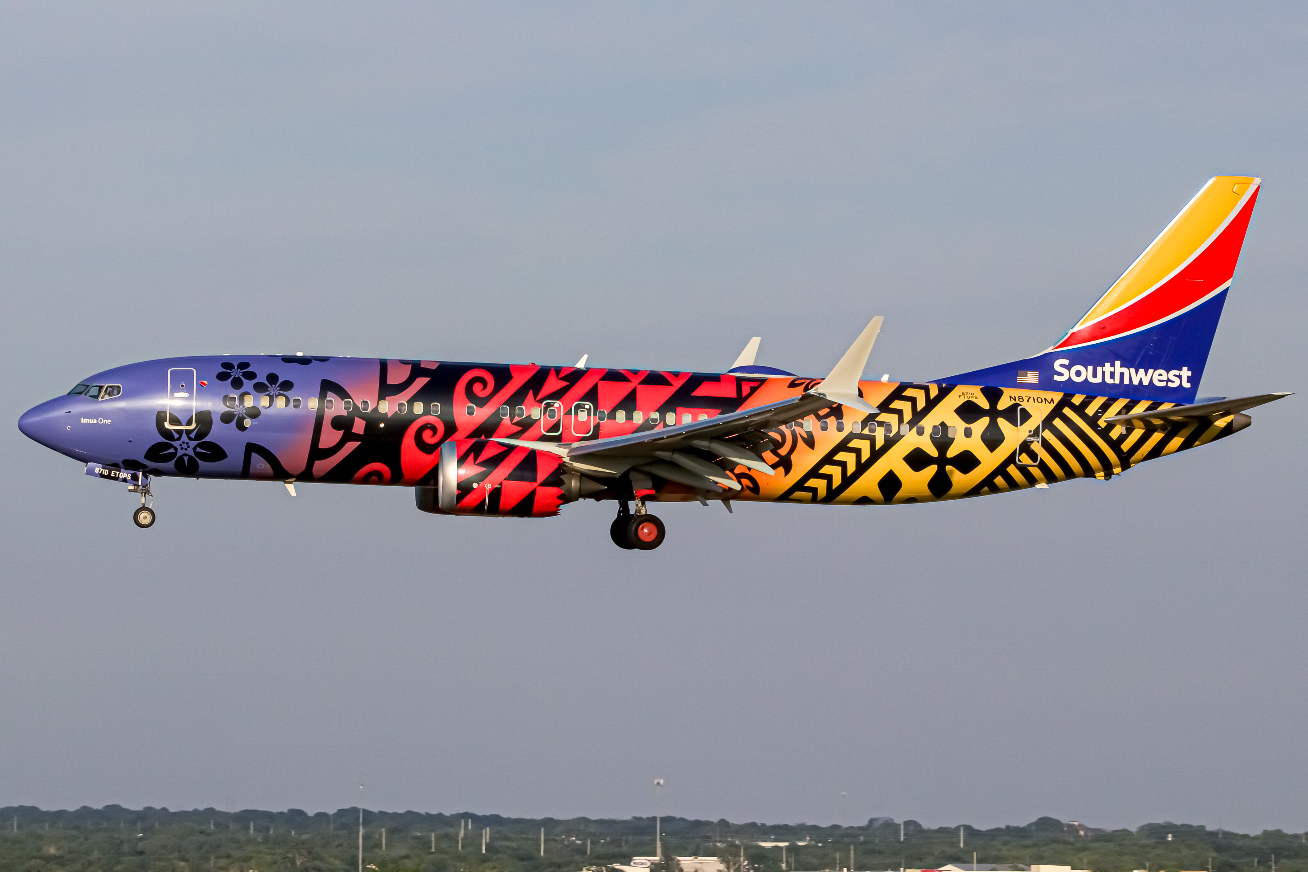 Full size: Southwest Airlines Boeing 737 MAX 8 N8710M at Tulsa International Airport