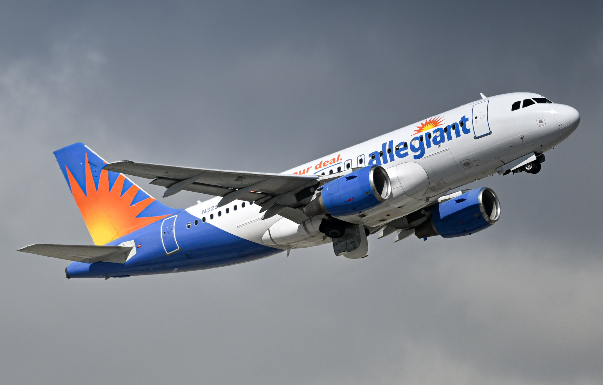 Full size: Allegiant Air Airbus A319 N325NV at Fort Lauderdale/Hollywood International Airport