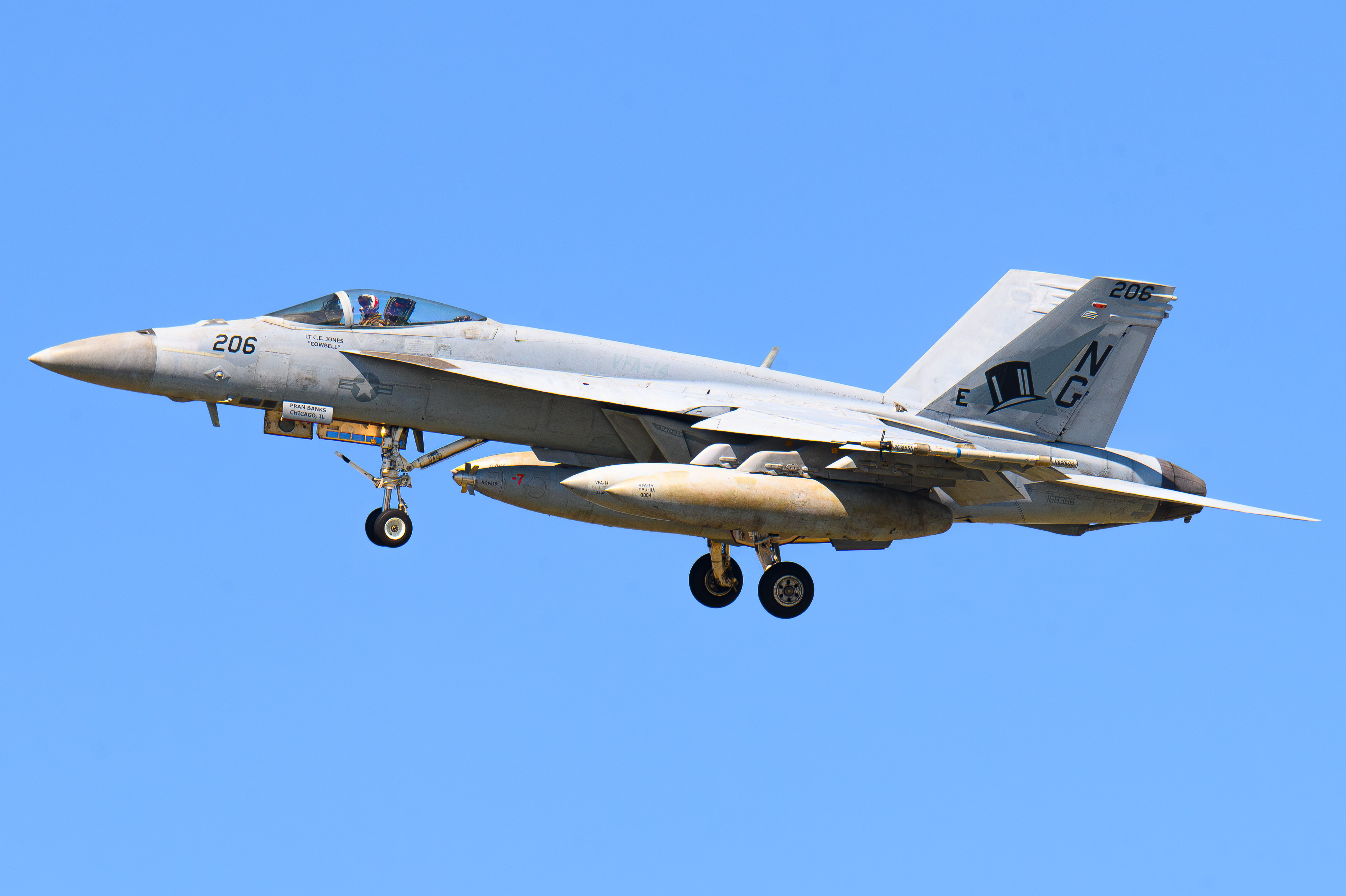 Full size: USN - United States Navy Boeing F/A-18E/F Super Hornet 168366 at North Island NAS