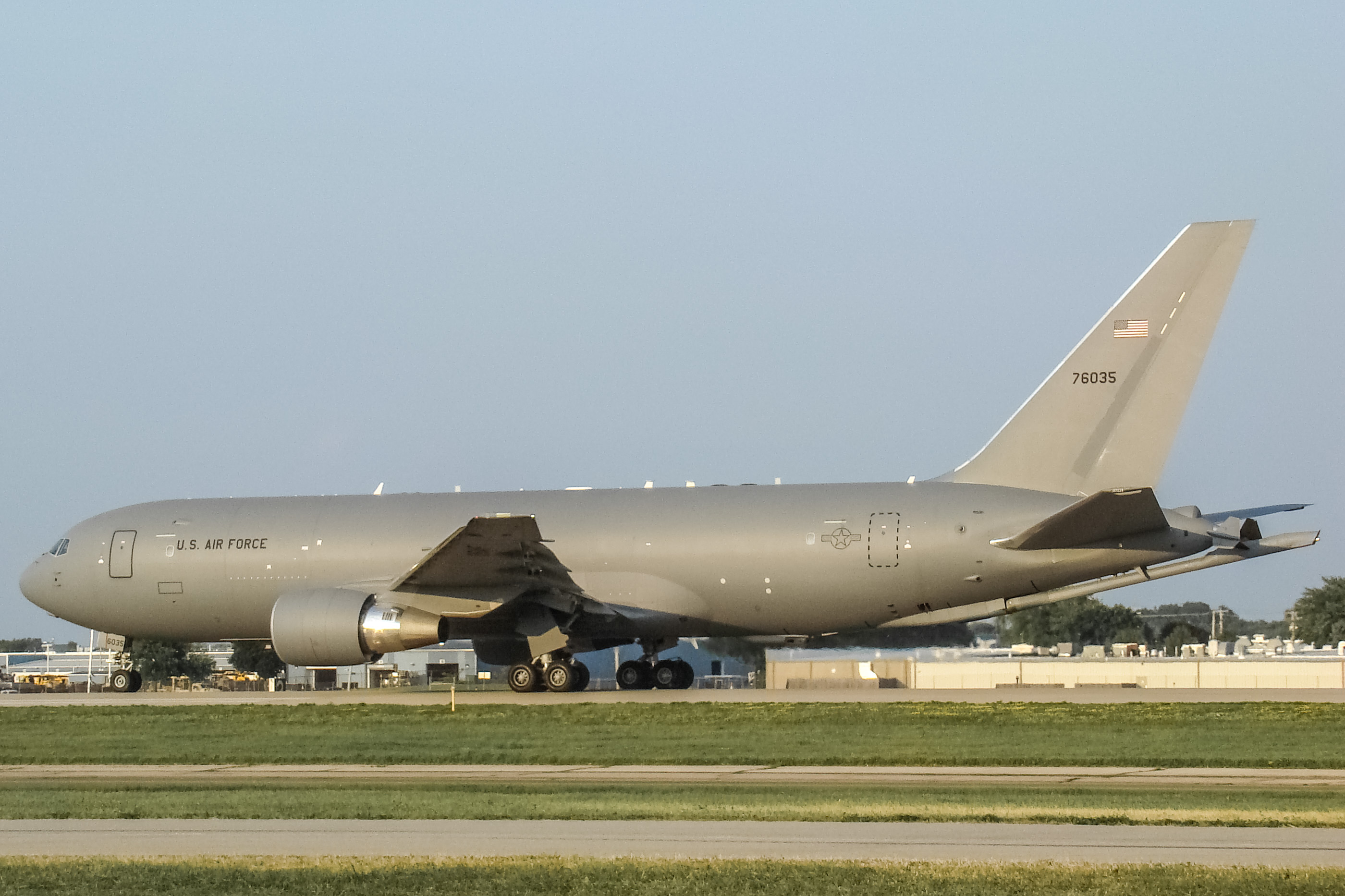 Full size: USAF - United States Air Force Boeing KC-46A Pegasus 17-6035 at Wittman Regional Airport