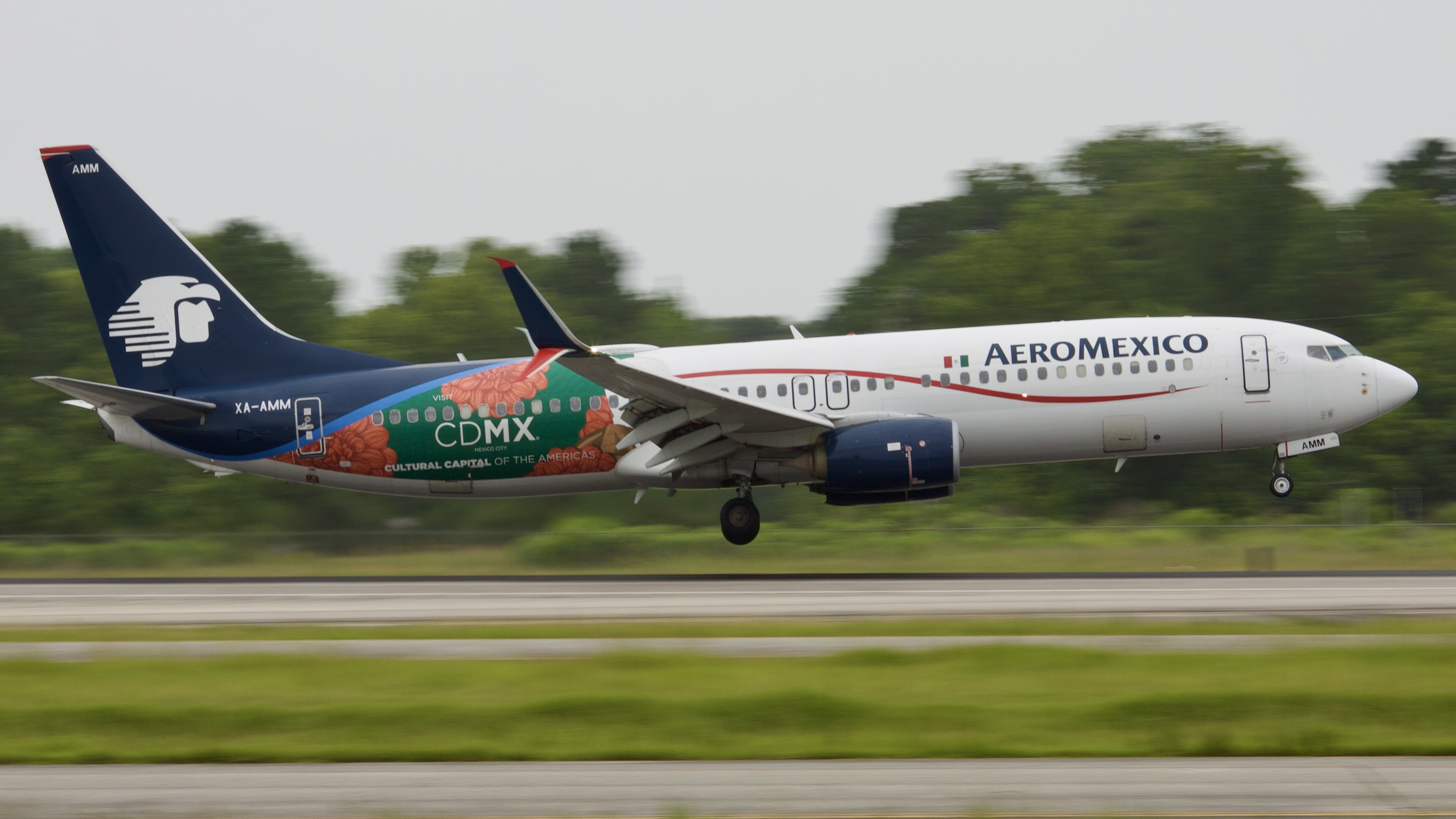 Full size: Aeromexico Boeing 737-800 XA-AMM at Houston-George Bush Intercontinental Airport