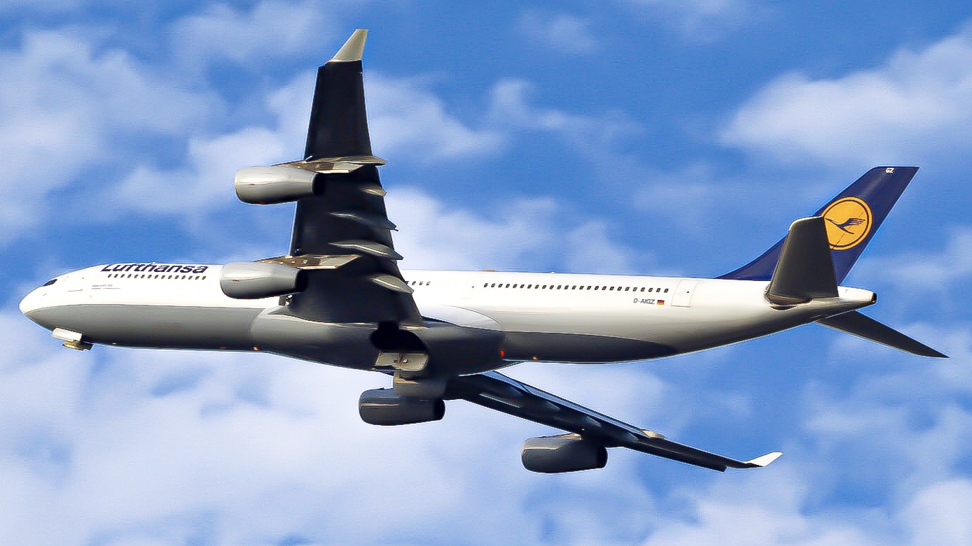 Full size: Lufthansa  Airbus A340-300 D-AIGZ at San Diego International Airport