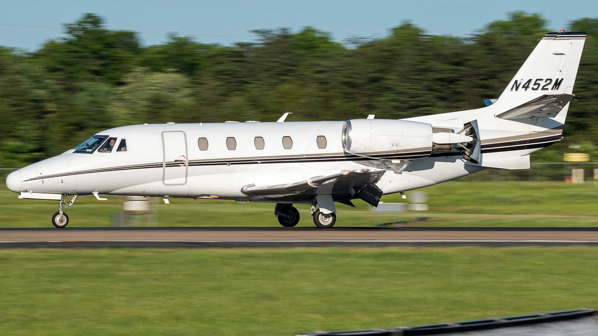 Full size: PRIVATE Cessna Citation 560XL  N452M at Washington Dulles International Airport