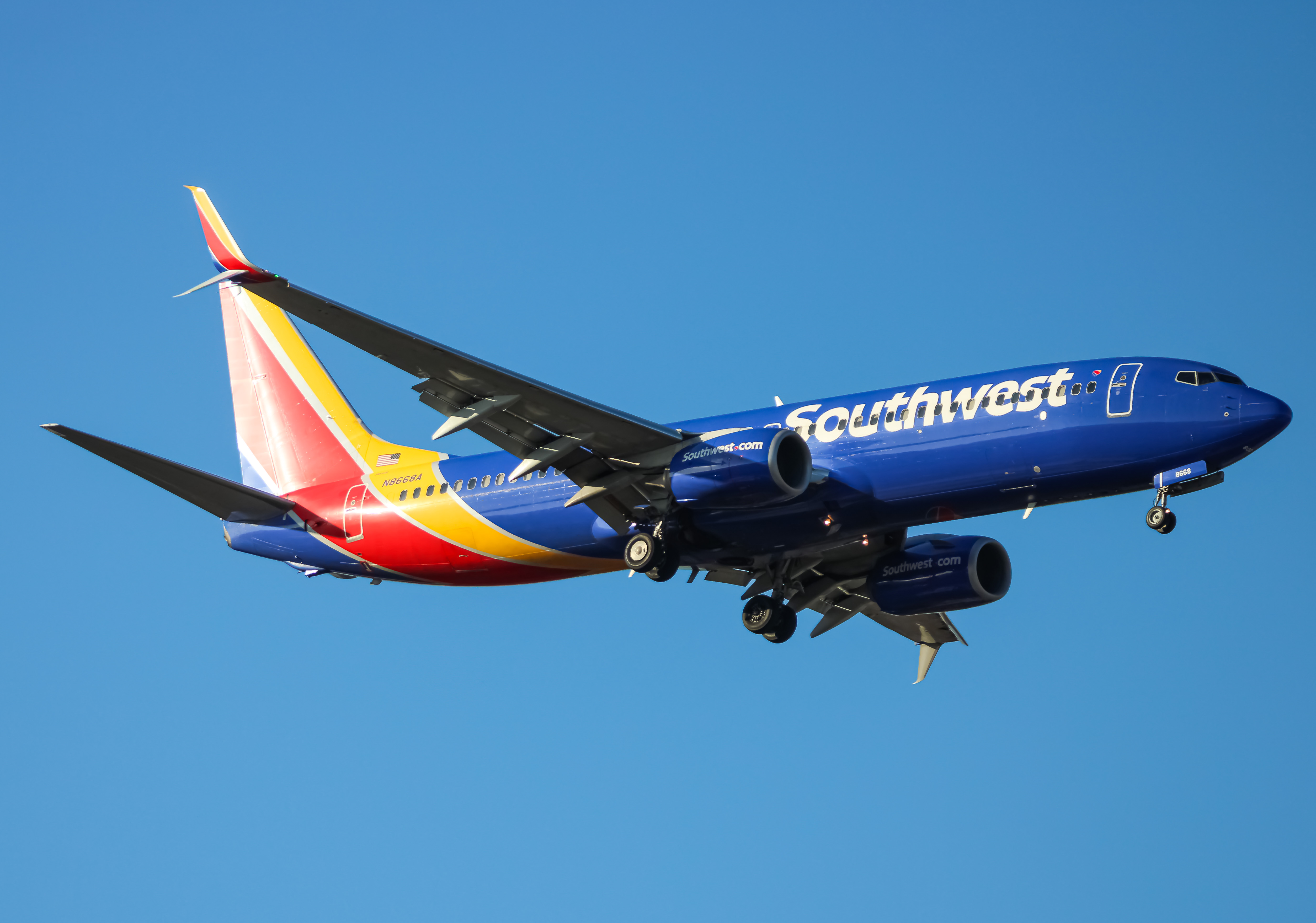 Full size: Southwest Airlines Boeing 737-800 N8668A at Baltimore/Washington International Thurgood Marshall Airport