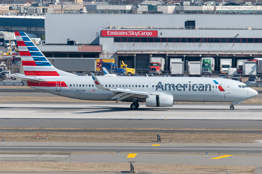 Full size: American Airlines Boeing 737-800 N997NN at John F. Kennedy International Airport