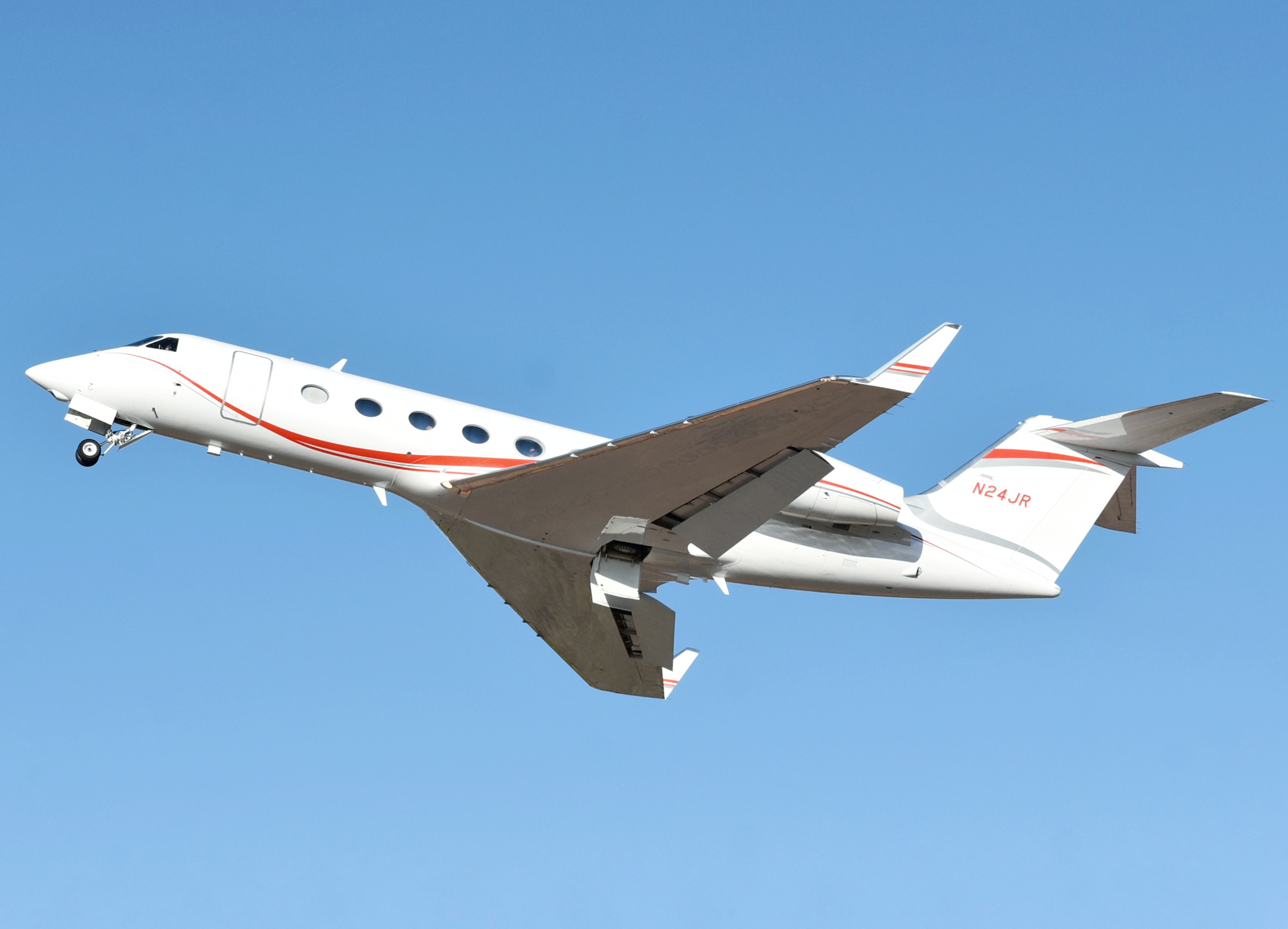 Full size: PRIVATE Gulfstream IV N24JR at Aeropuerto de Cabo San Lucas Internacional