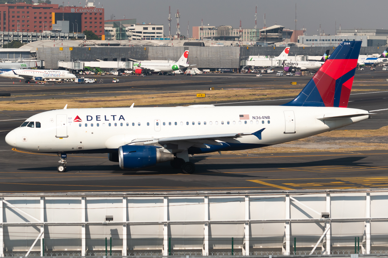 Full size: Delta Airlines Airbus A319 N364NB at Mexico City International Airport