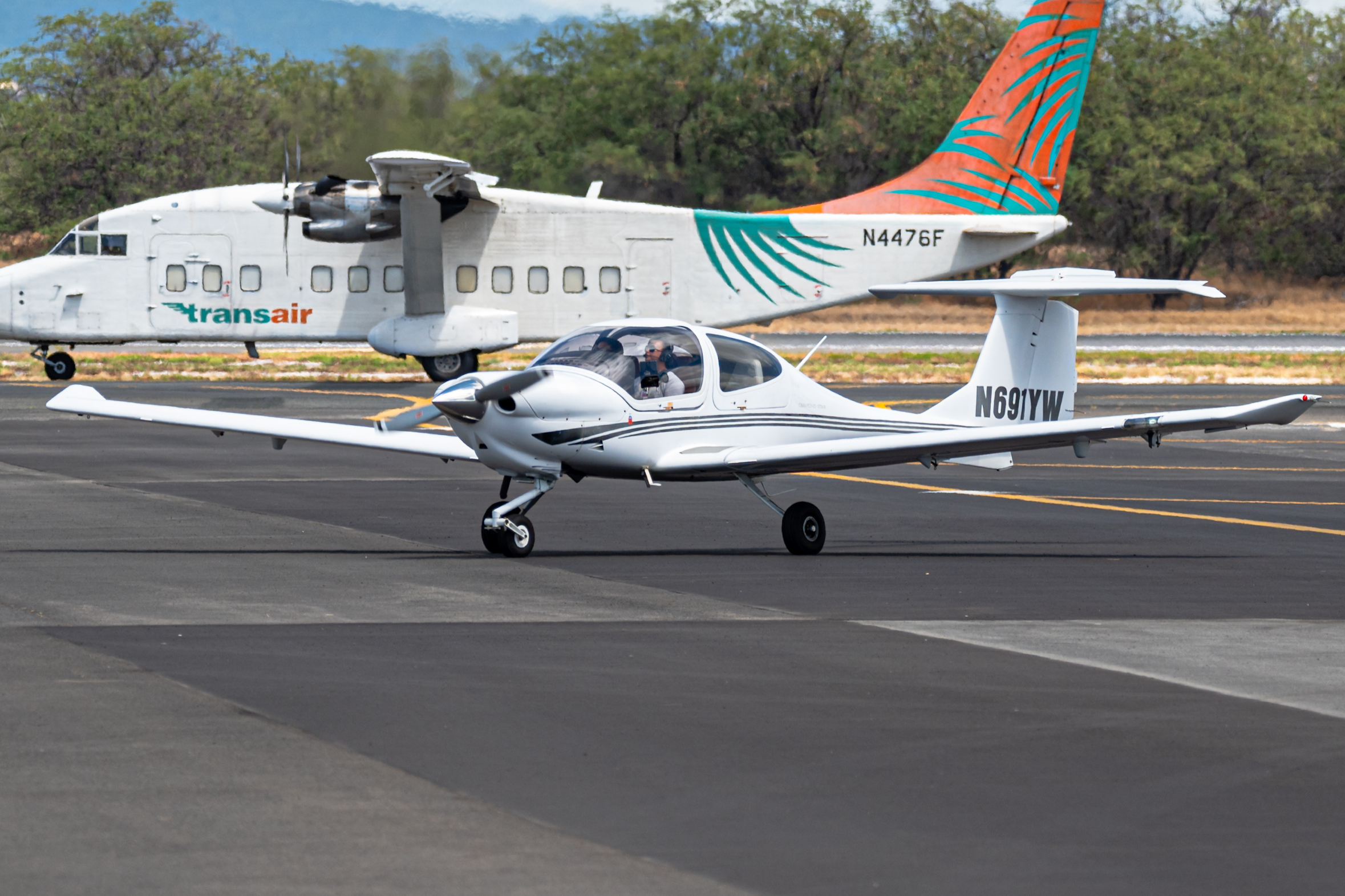 Full size: PRIVATE Diamond DA-40 N691YW at Daniel K Inouye International Airport