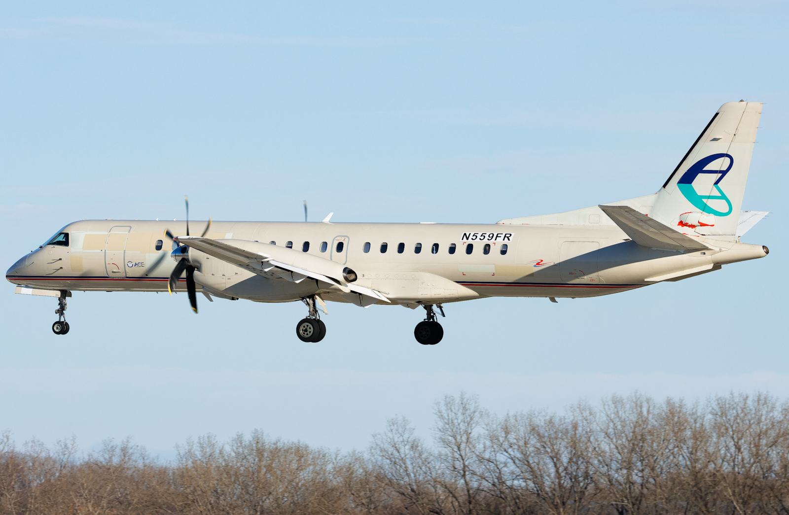 Full size: Freight Runners Express Saab 2000 N559FR at General Mitchell International Airport