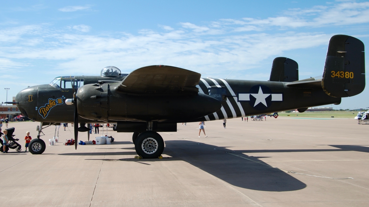 Full size: PRIVATE  North American B-25 Mitchell N5548N at Norman University of Oklahoma Westheimer Airport