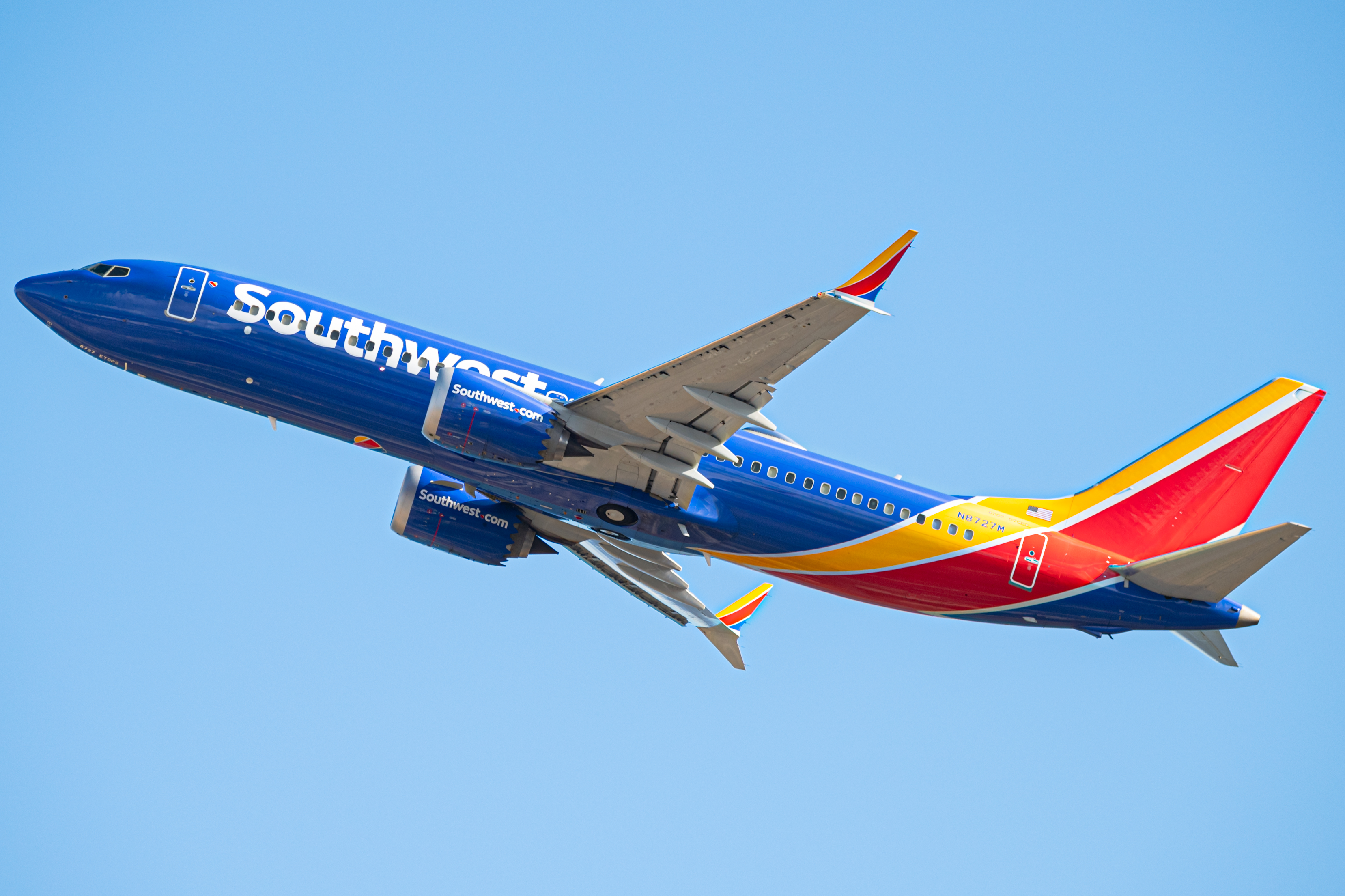 Full size: Southwest Airlines Boeing 737 MAX 8 N8727M at Daniel K Inouye International Airport