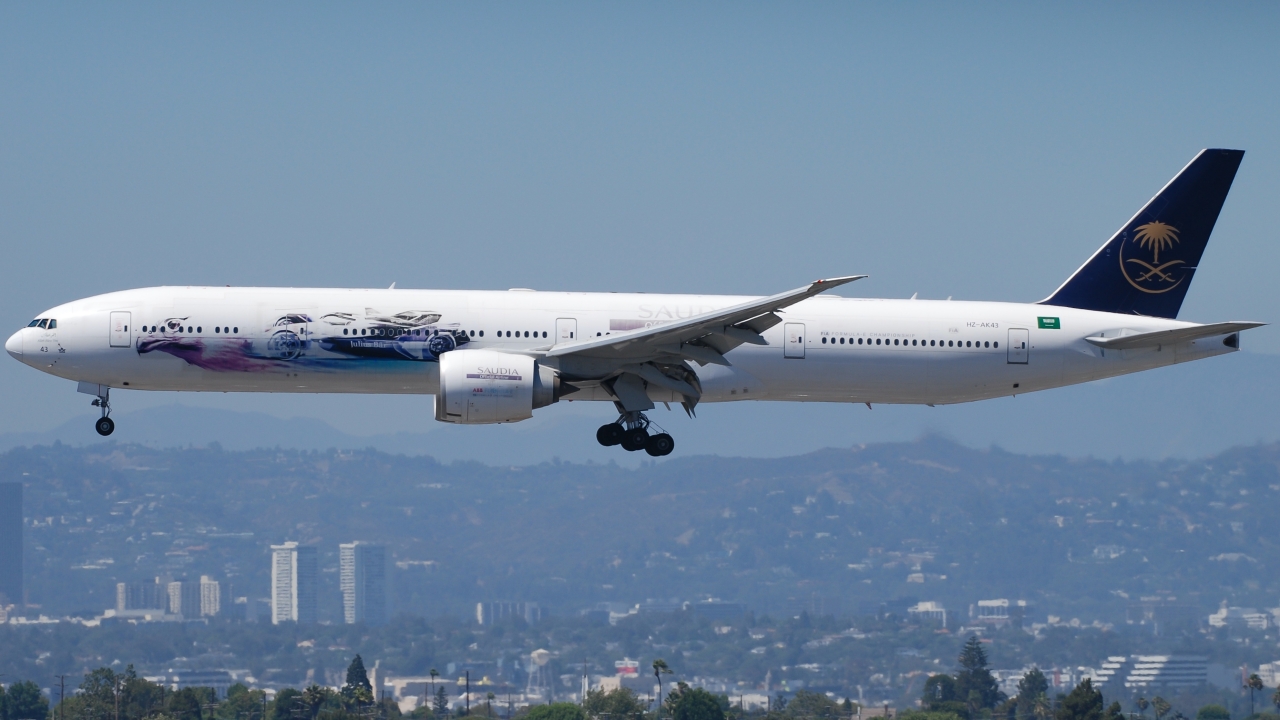Full size: Saudia Boeing 777-300ER HZ-AK43 at Los Angeles International Airport