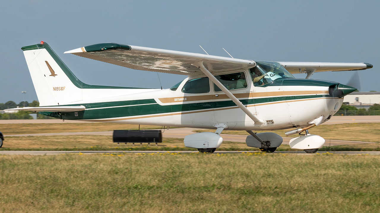 Full size: PRIVATE Cessna 172 N1956F at Wittman Regional Airport