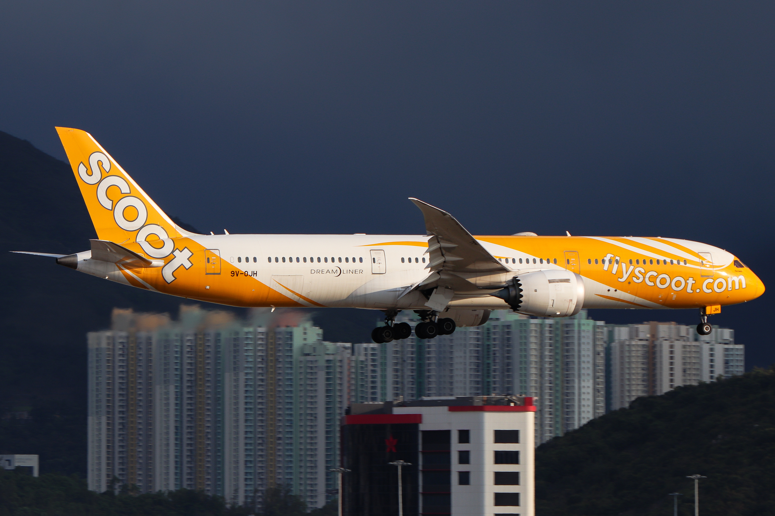 Full size: Scoot Boeing 787-9 9V-OJH at Hong Kong International Airport
