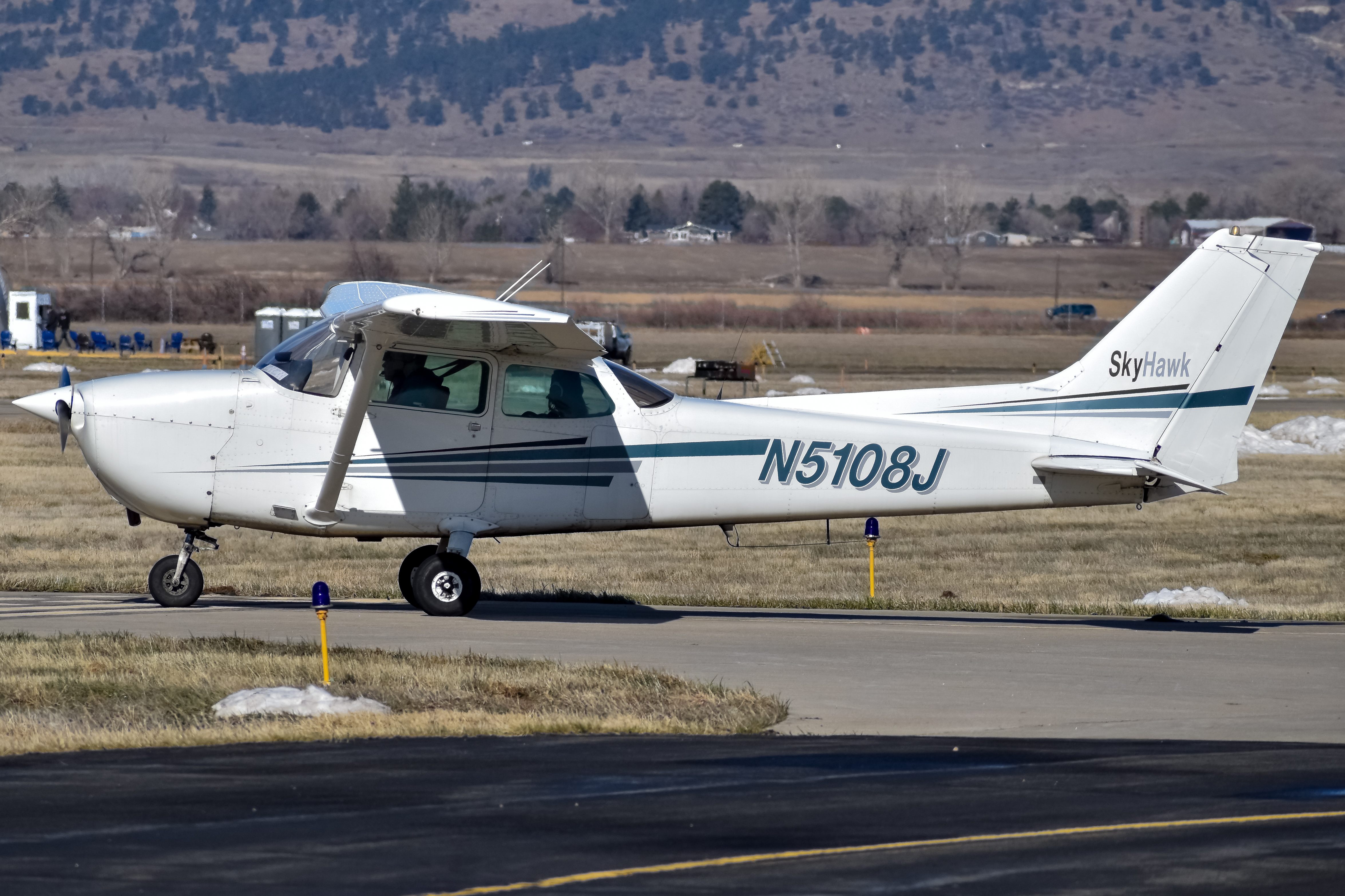 Full size: Vision Air Cessna 172 N5108J at Vance Brand Airport
