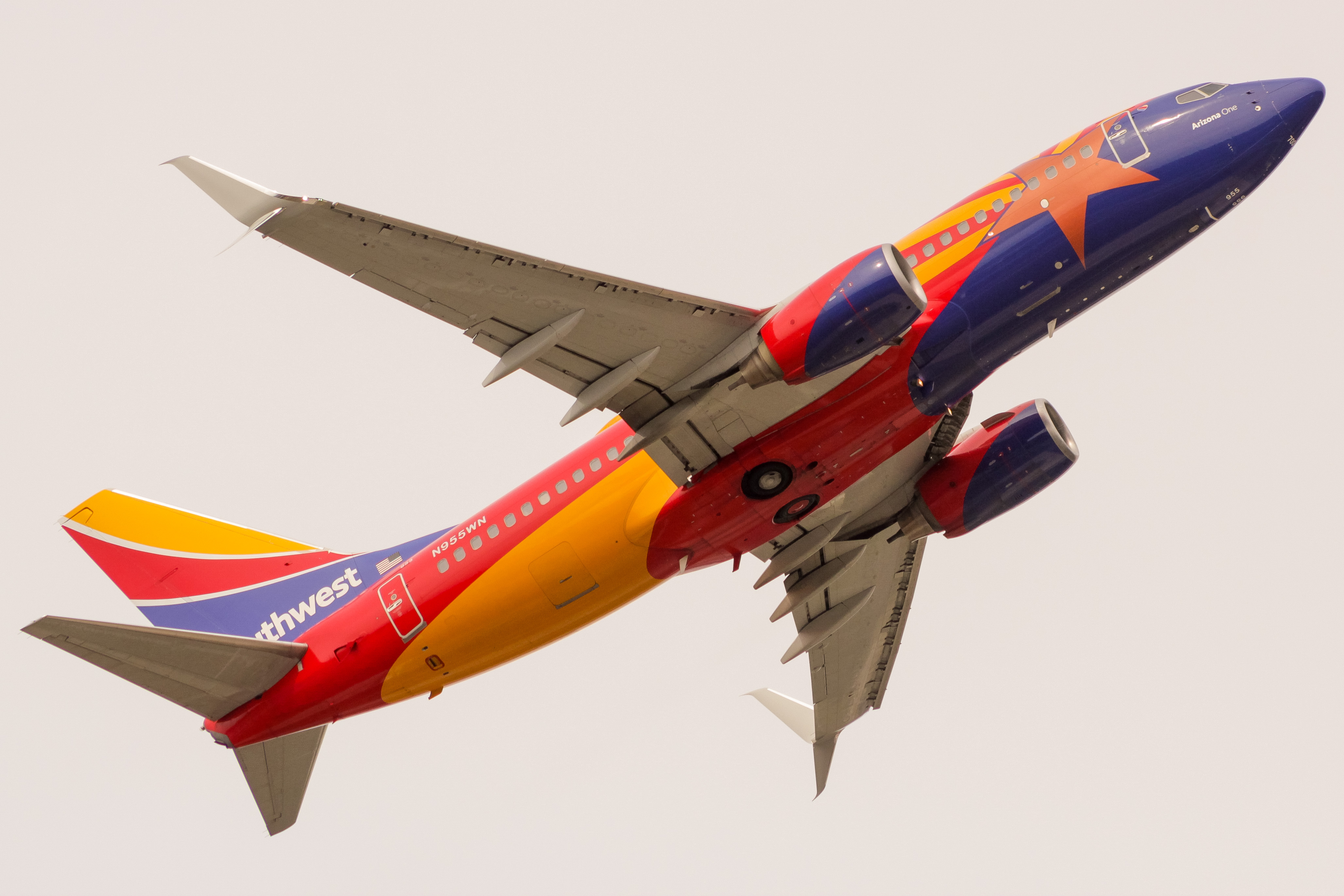 Full size: Southwest Airlines Boeing 737-700 N955WN at Baltimore/Washington International Thurgood Marshall Airport