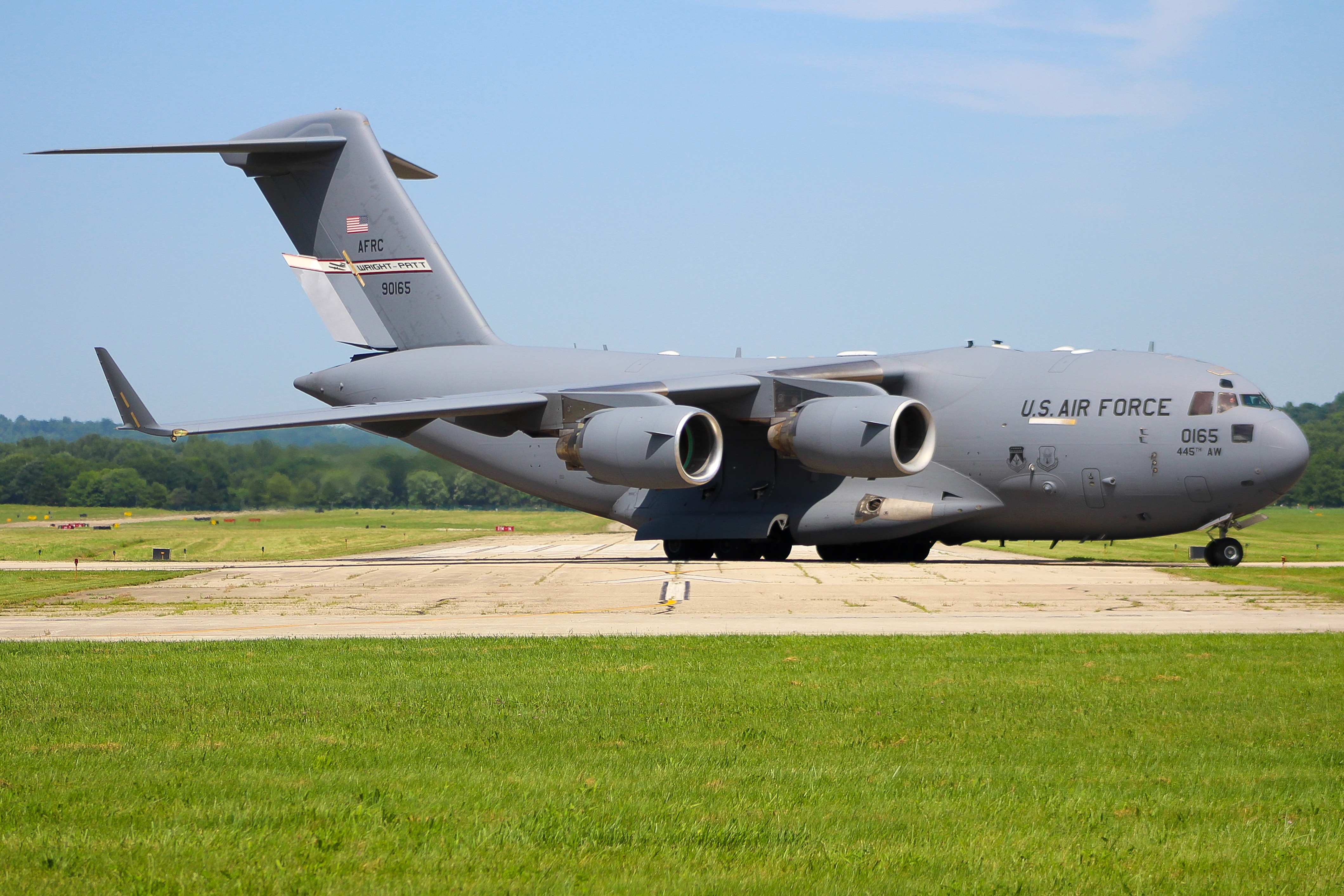Full size: USAF - United States Air Force Boeing C-17 Globemaster III 99-0165 at Cincinnati Municipal Airport/Lunken Field