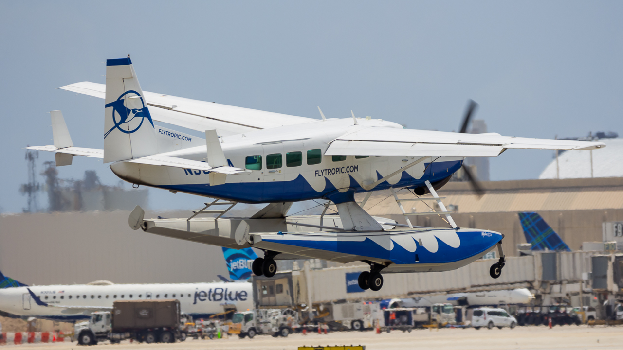 Full size: PRIVATE Cessna 208 Grand Caravan N383TA at Fort Lauderdale/Hollywood International Airport