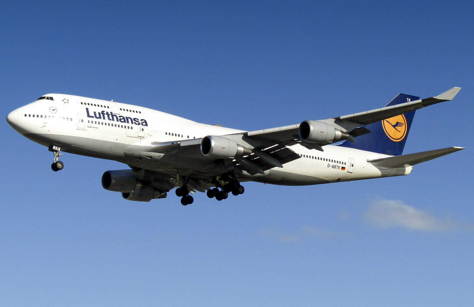 Full size: Lufthansa Boeing 747-400 D-ABTK at Orlando International Airport