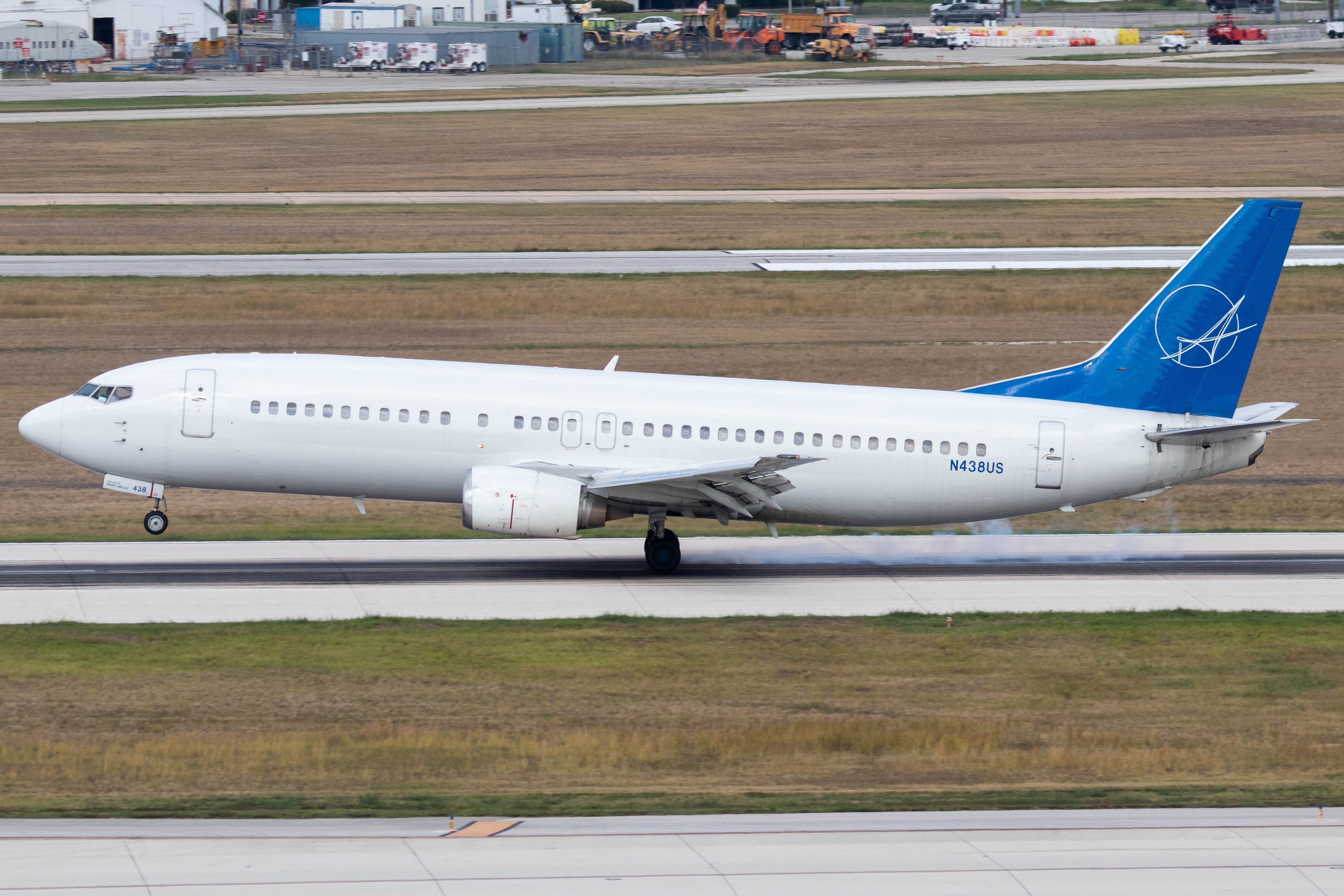 Full size: Swift Air Boeing 737-400 N438US at San Antonio International Airport