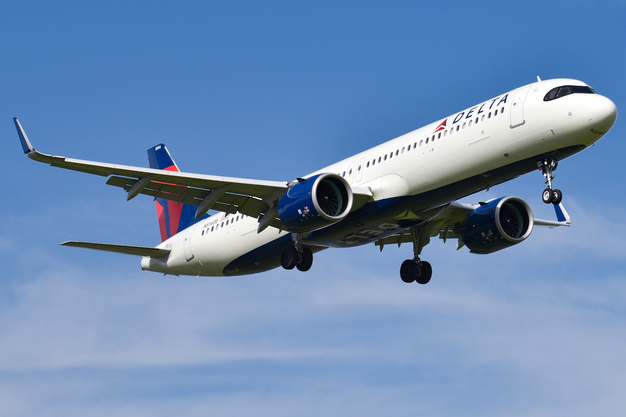 Full size: Delta Airlines Airbus A321NEO N514DE at Ronald Reagan National Airport