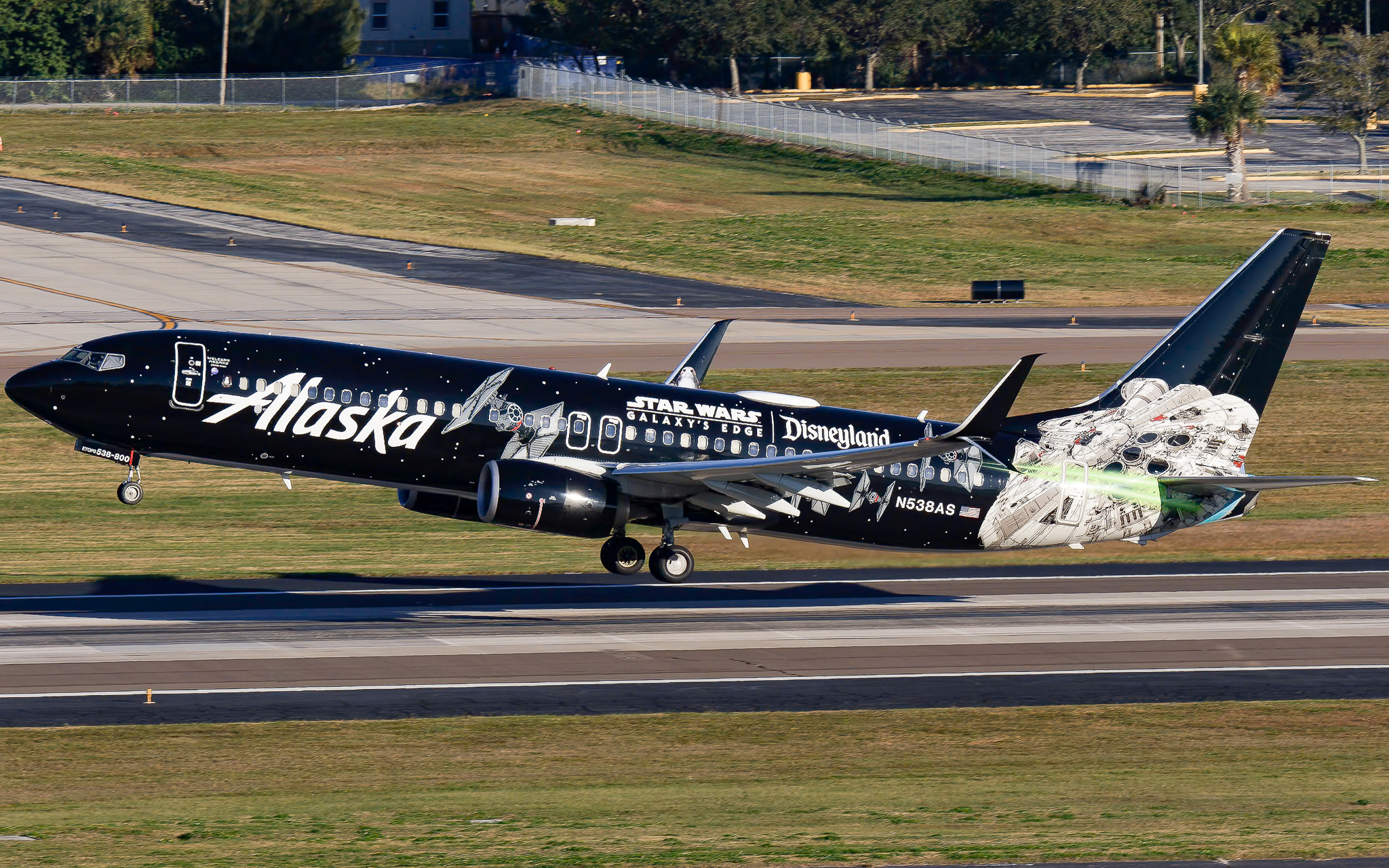 Full size: Alaska Airlines Boeing 737-800 N538AS at Tampa International Airport