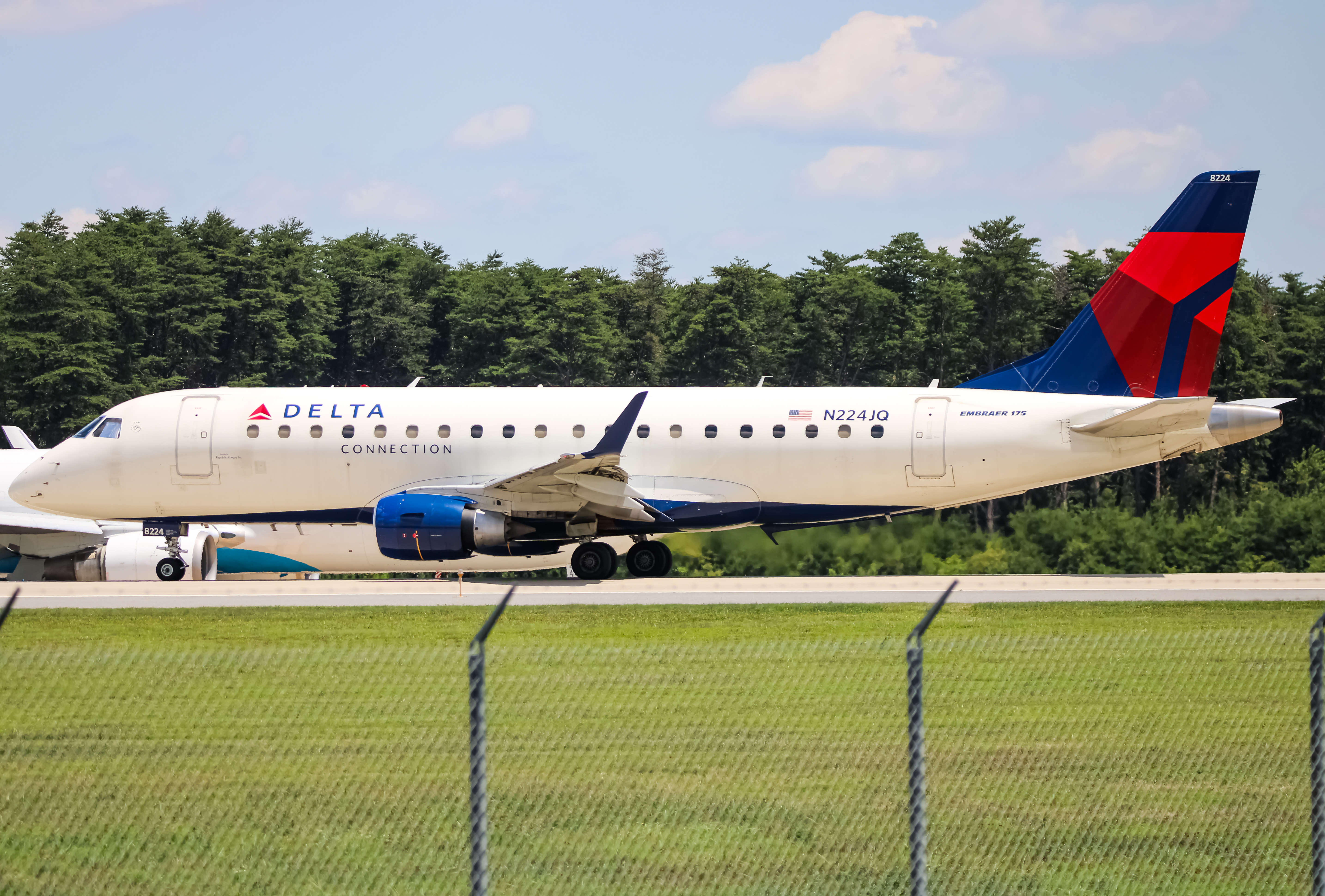 Full size: Delta Connection Embraer E175 N224JQ at Baltimore/Washington International Thurgood Marshall Airport